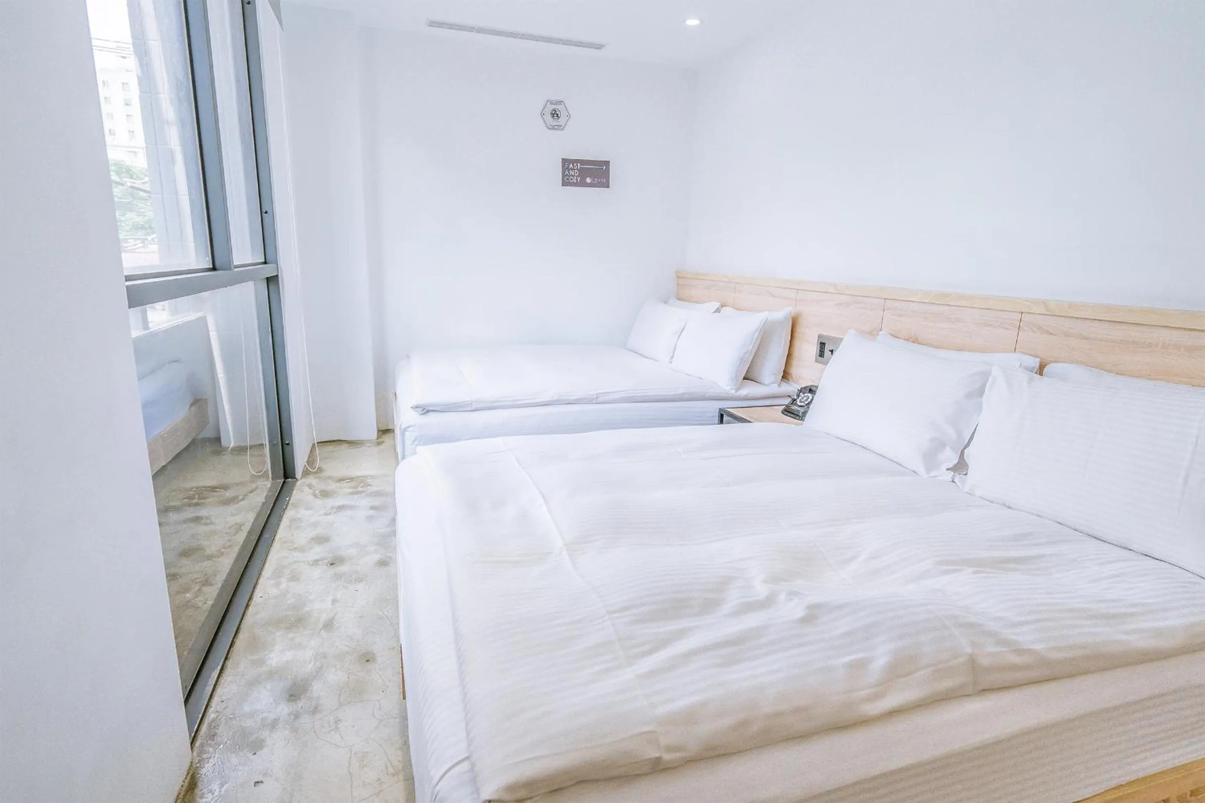 Photo of the whole room, Bed in CHASE Hotel