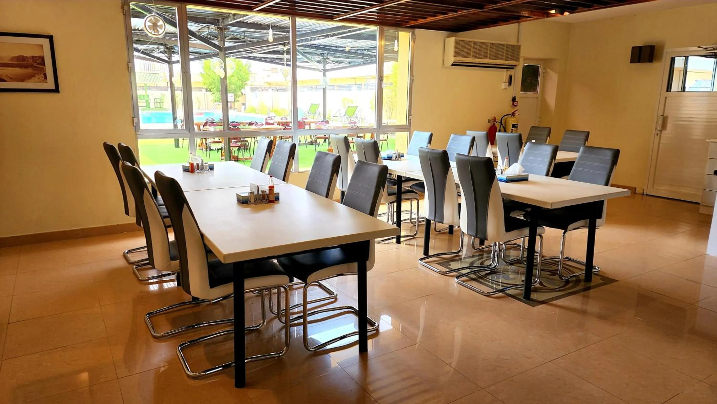 Restaurant/places to eat in Khasab Hotel