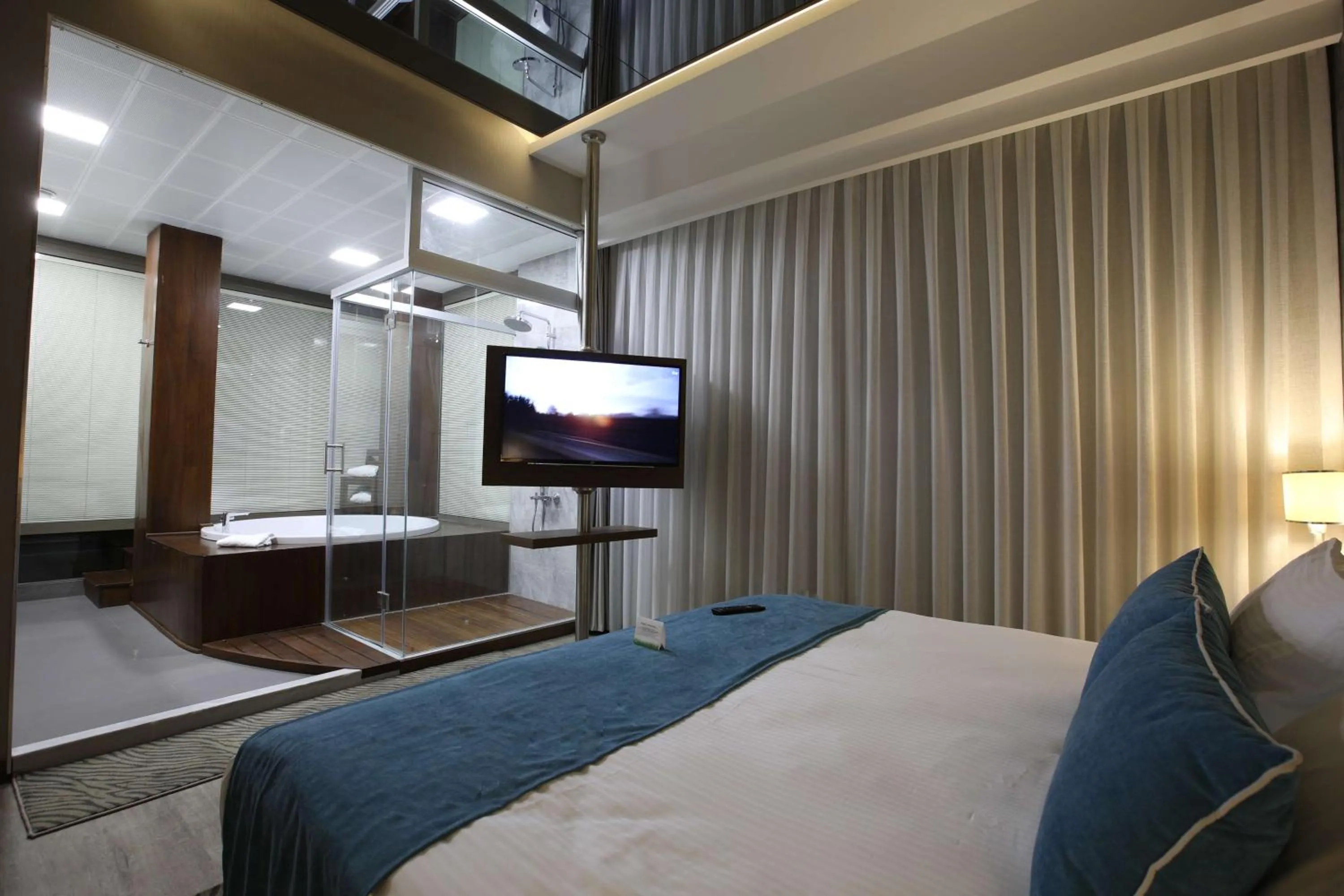 Bathroom, Bed in Best Western Premier Karsiyaka Convention & Spa Hotel