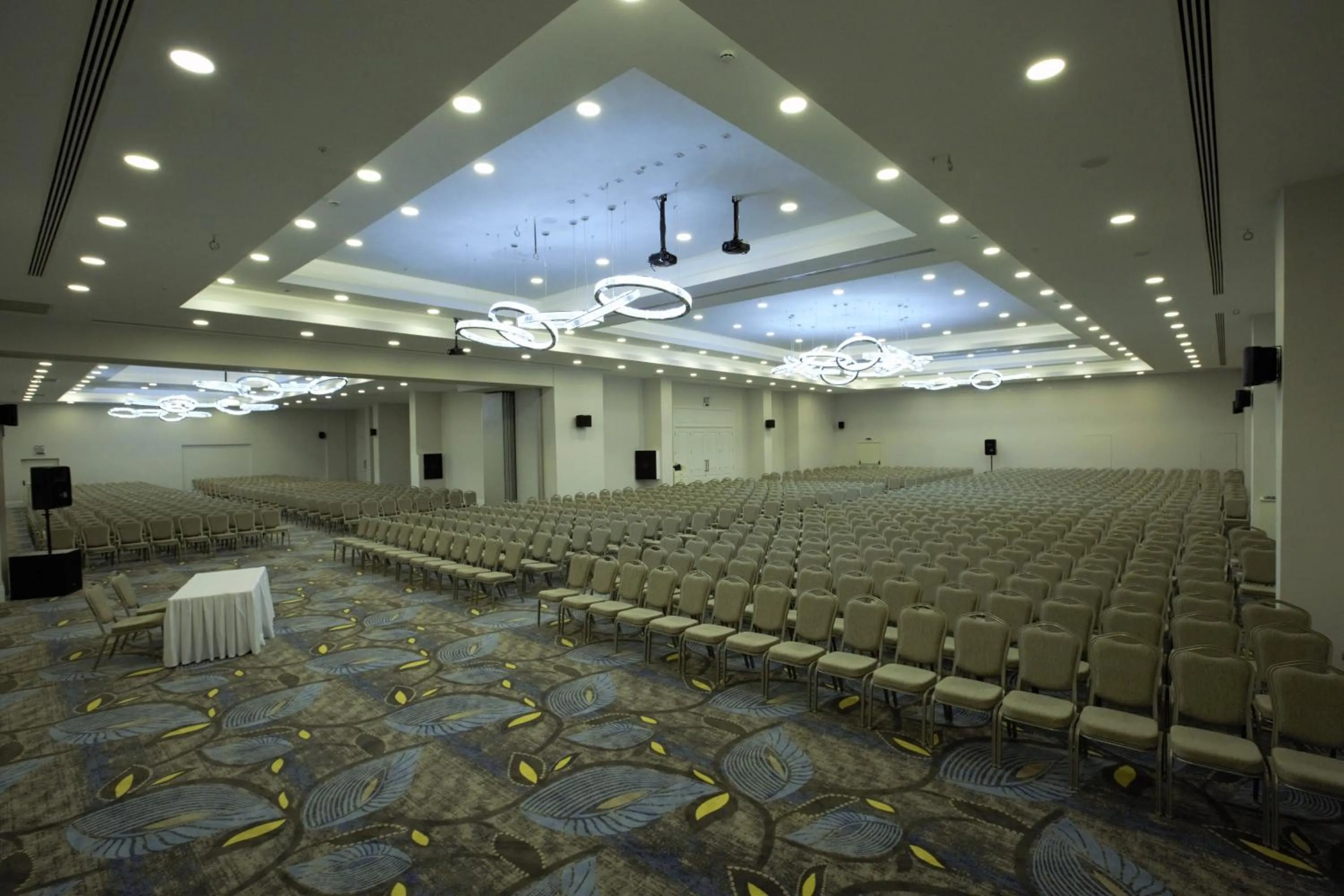 Meeting/conference room in Best Western Premier Karsiyaka Convention & Spa Hotel