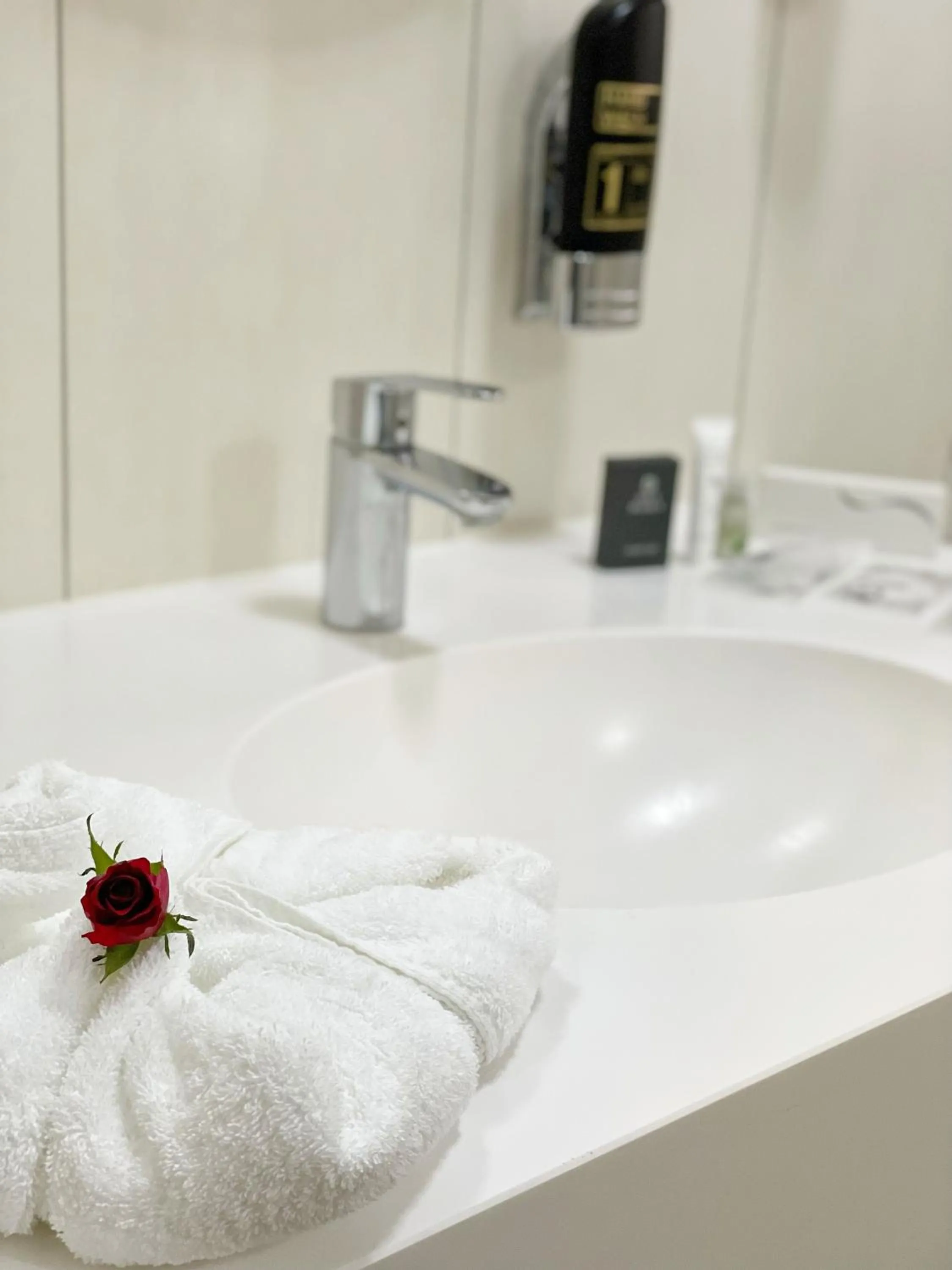 Bathroom in Naam Hotel & Apartments Frankfurt City-Messe Airport