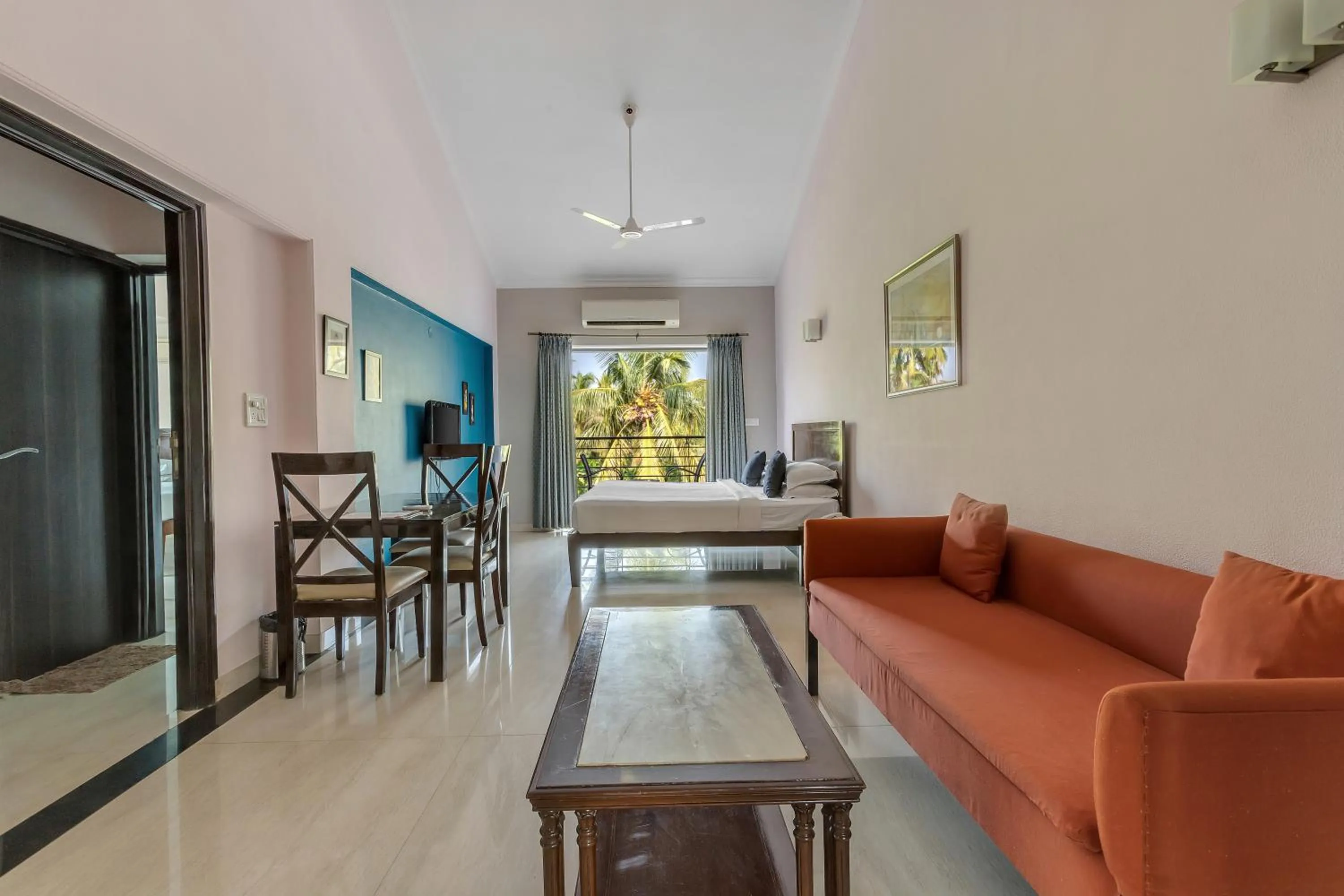 Living room in Arotel Rooms & Suites