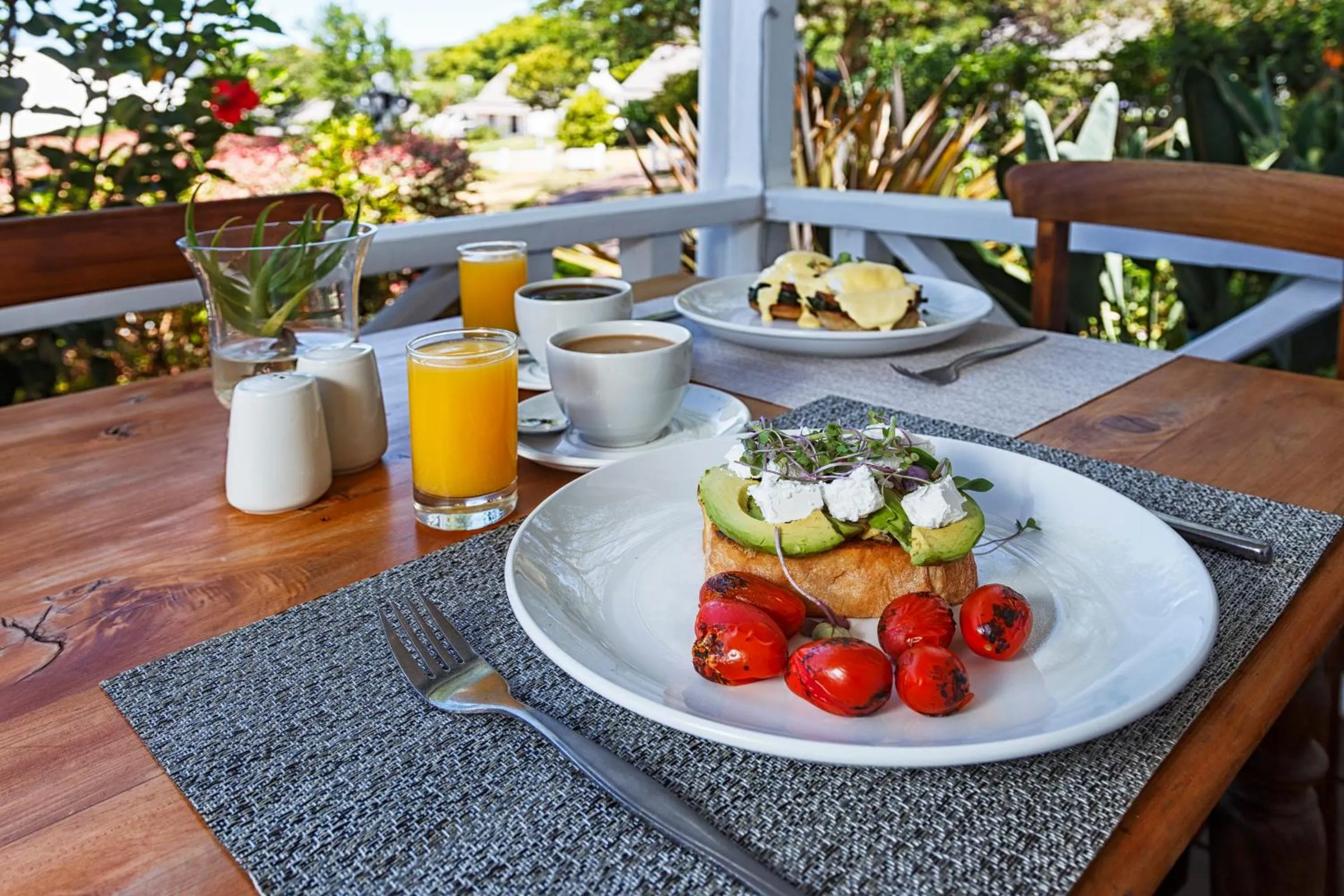 Food and drinks in Belvidere Manor Lagoonside Cottages