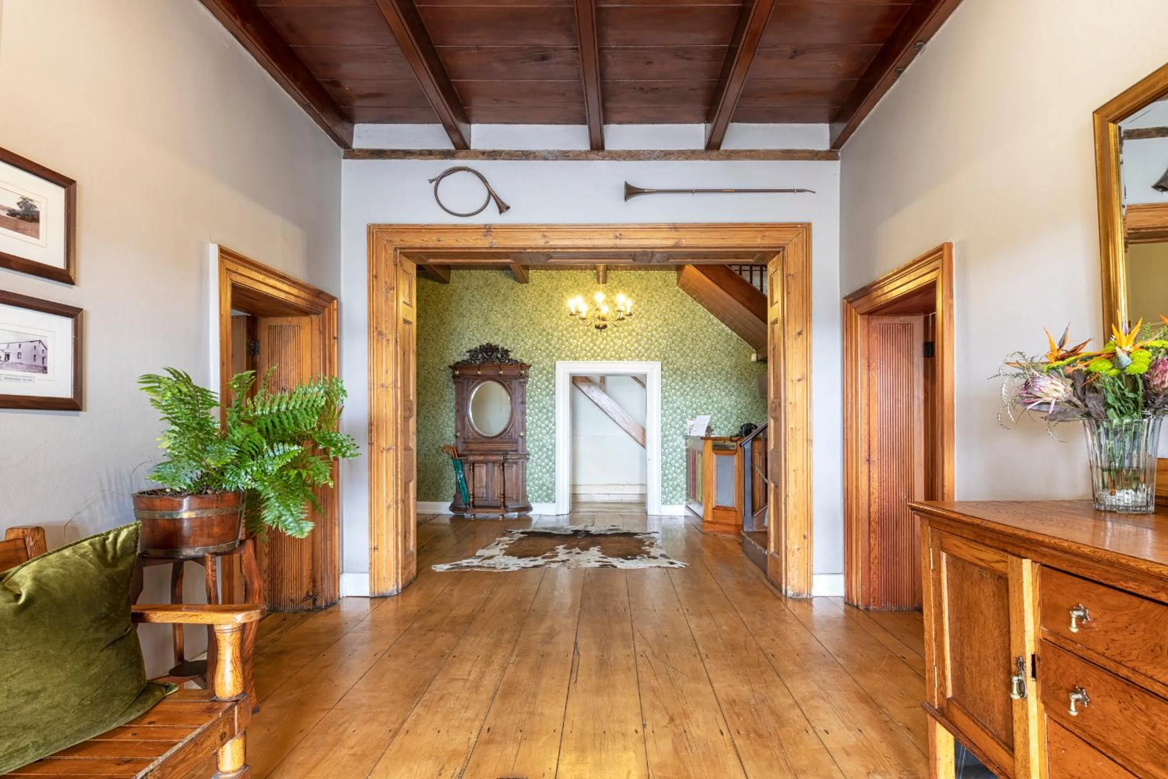 Lobby or reception in Belvidere Manor Lagoonside Cottages