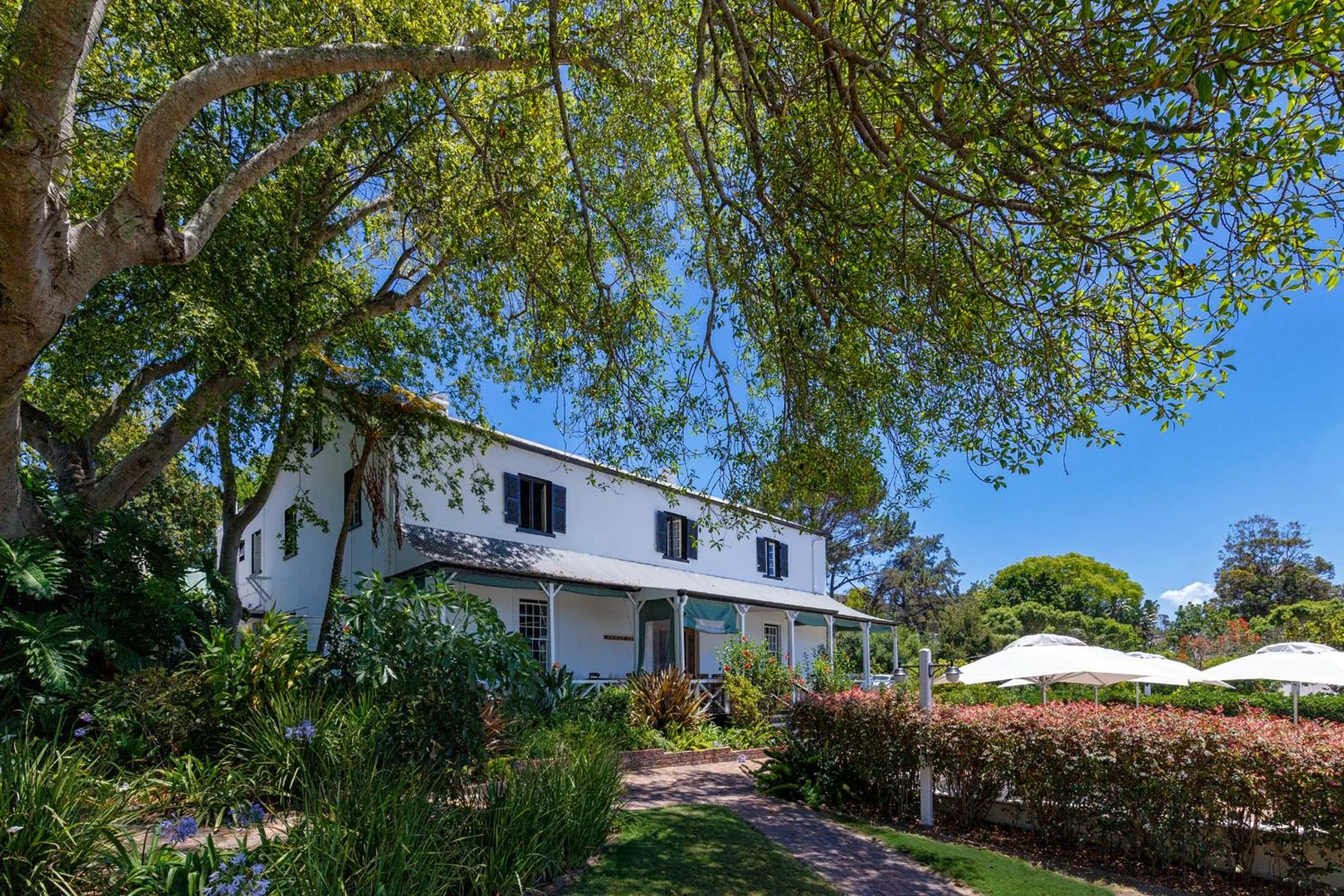 Property building in Belvidere Manor Lagoonside Cottages