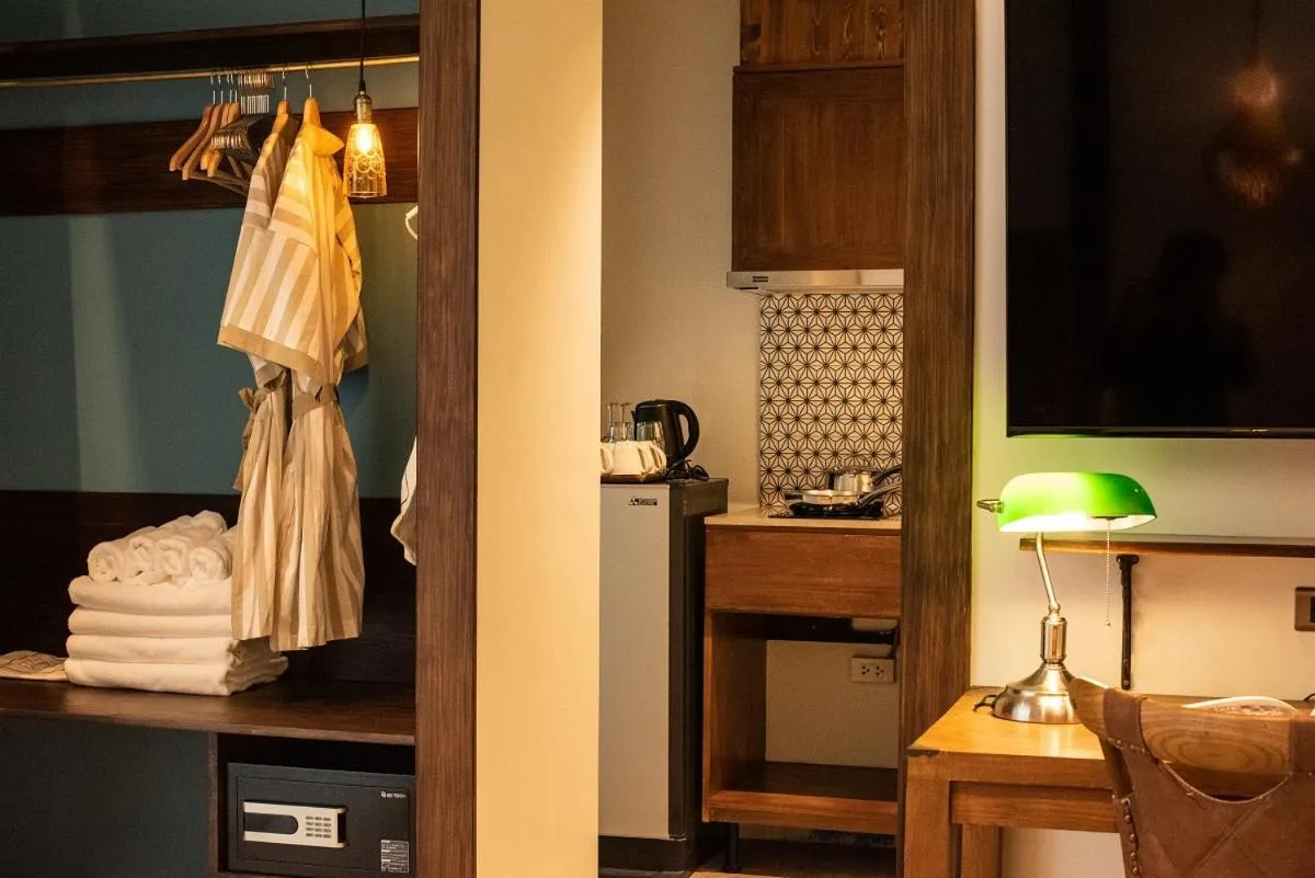 Kitchen or kitchenette in Tints of Blue Hotel