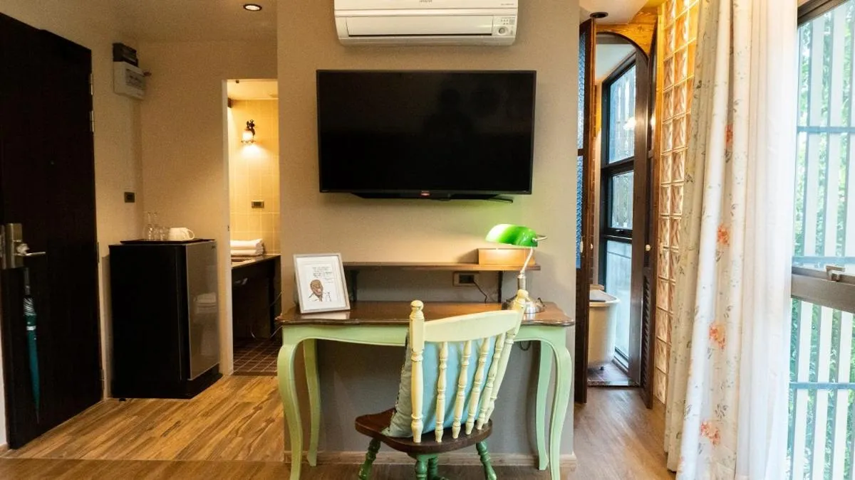 Seating area in Tints of Blue Hotel