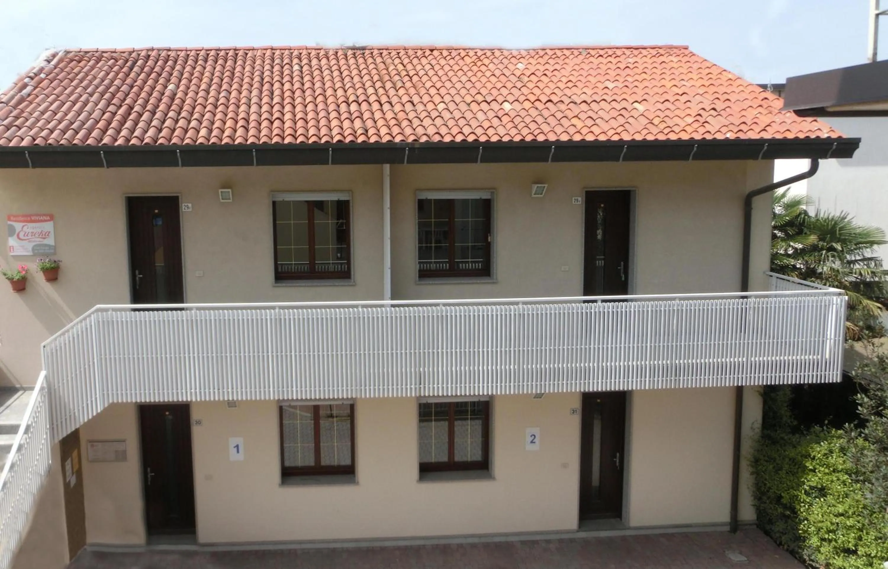 Facade/entrance in Viviana