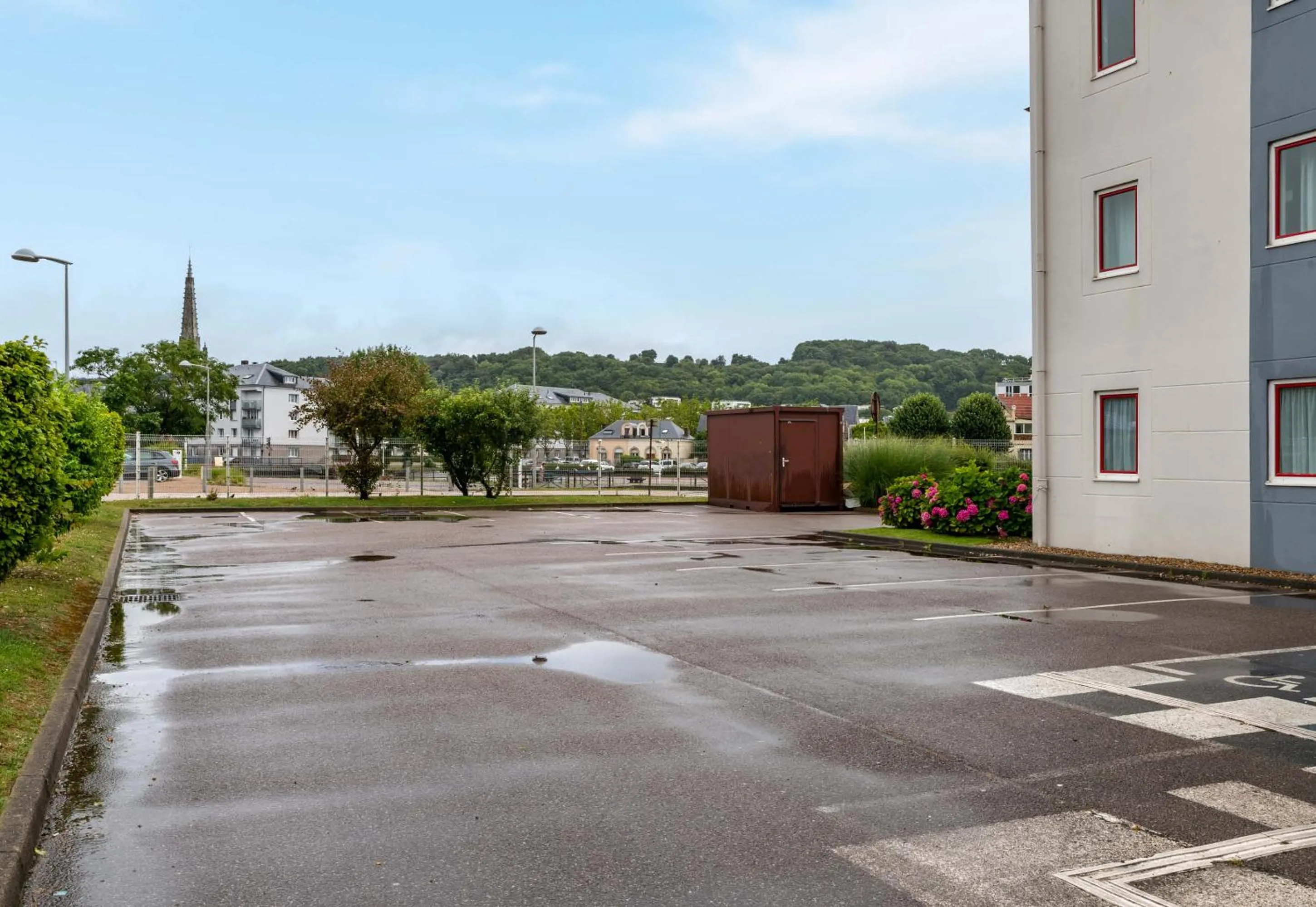 Parking in B&B HOTEL Le Havre Harfleur 2