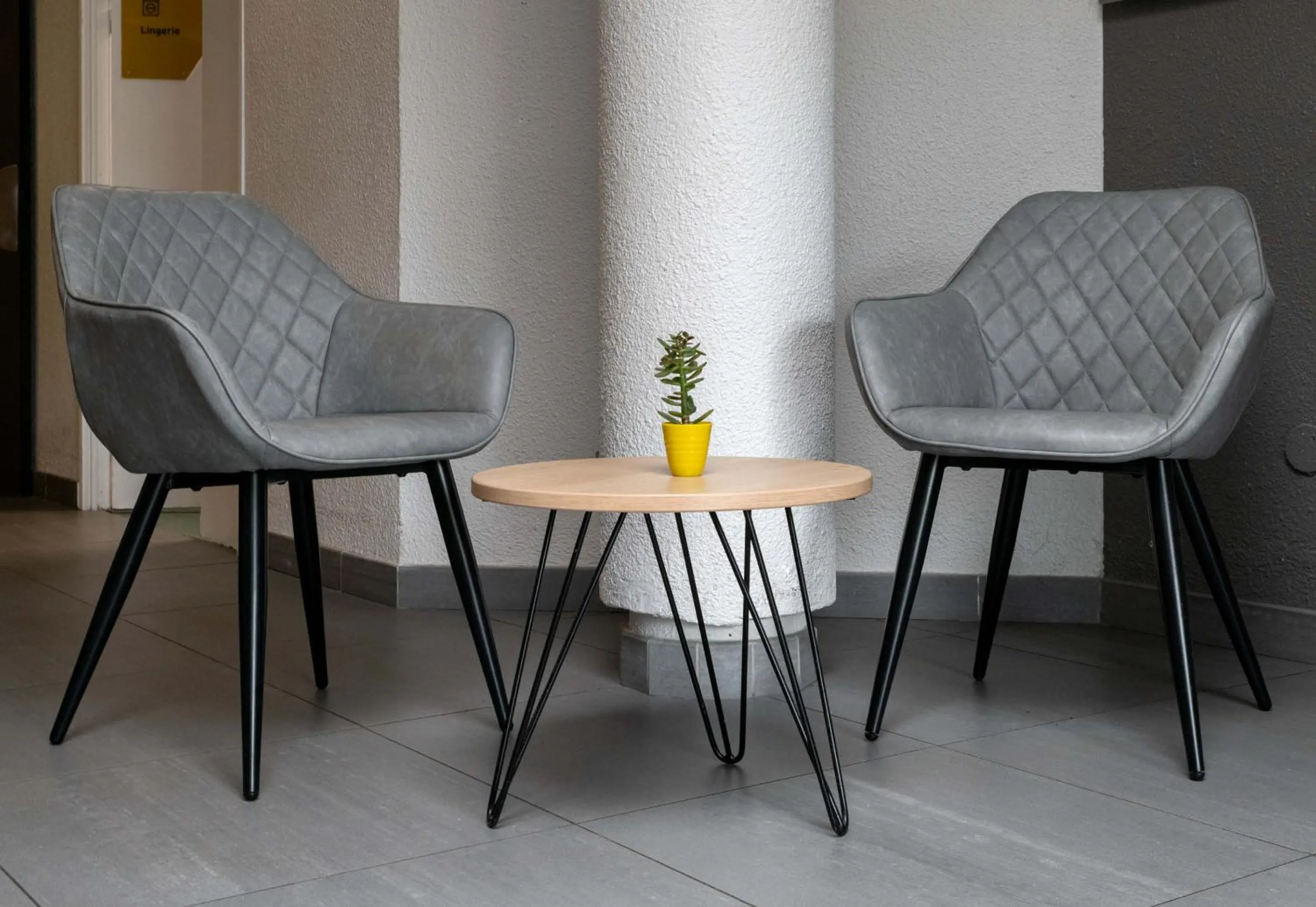 Seating area in B&B HOTEL Le Havre Harfleur 2