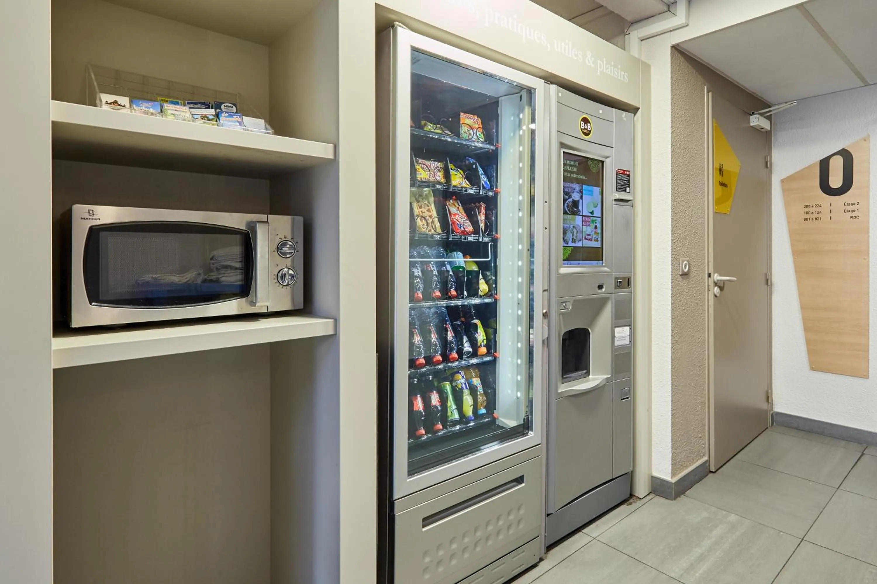 Food and drinks in B&B HOTEL Le Havre Harfleur 2