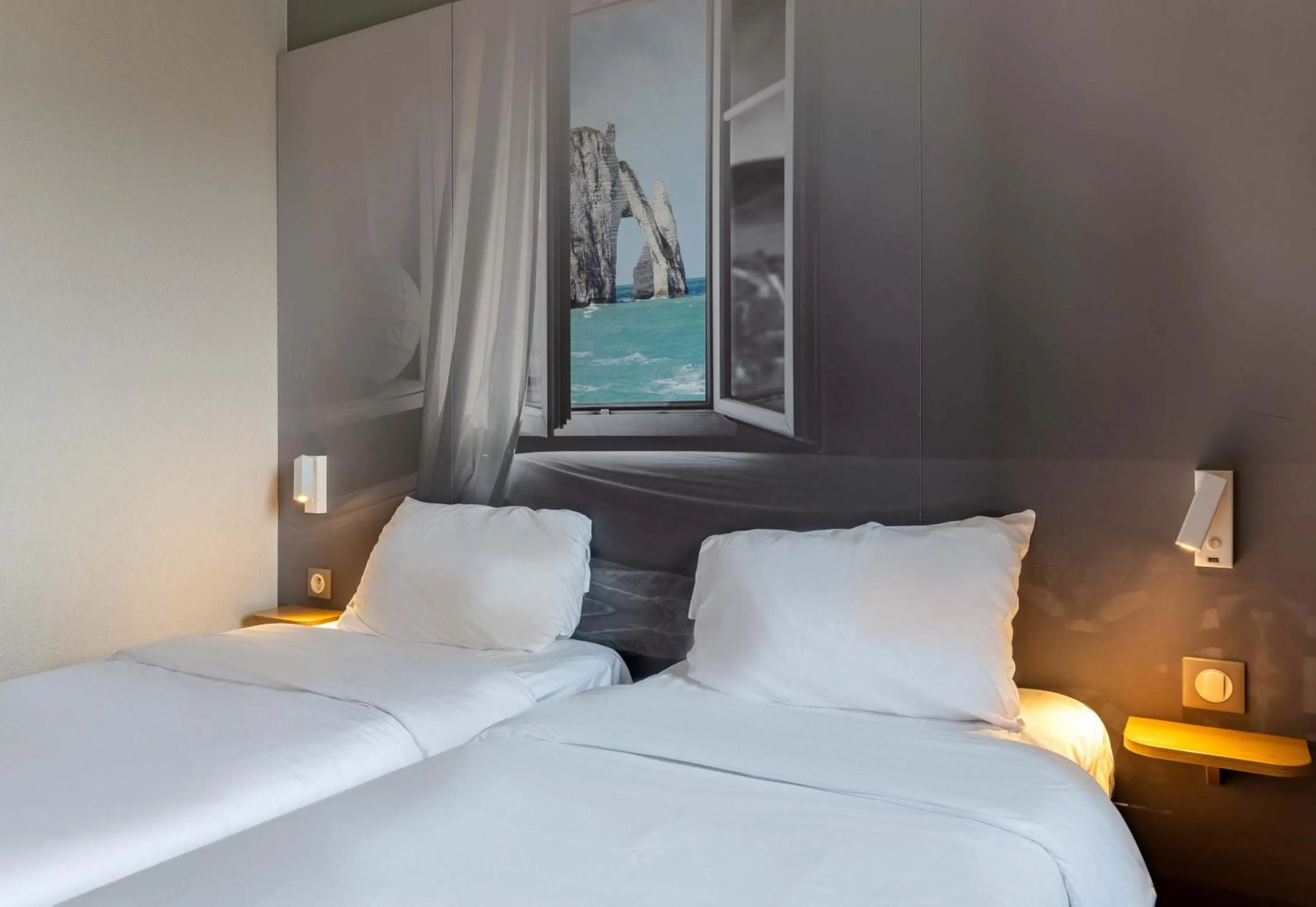 Bedroom, Bed in B&B HOTEL Le Havre Harfleur 2