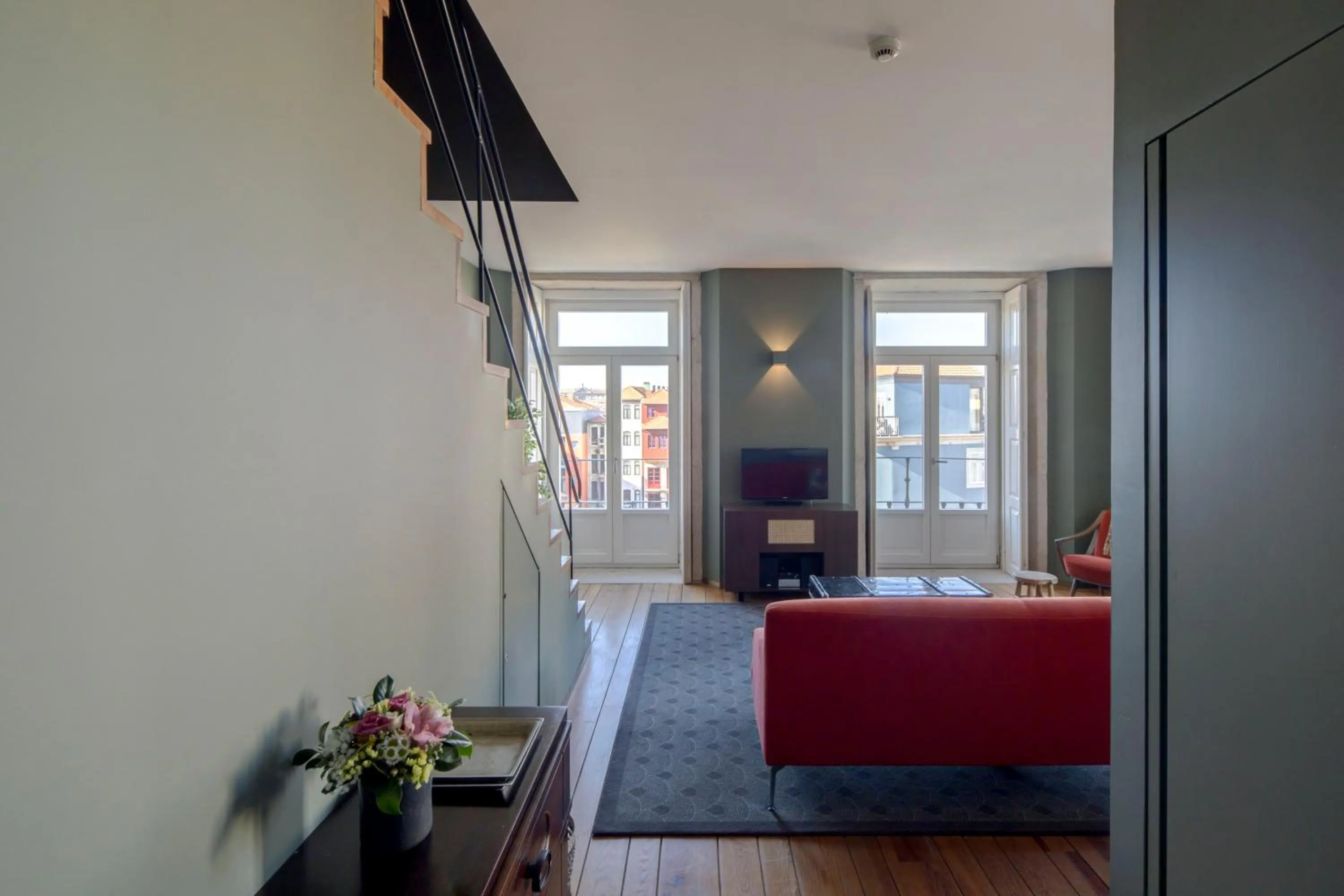 Living room, Bed in Condes de Azevedo Palace Apartments