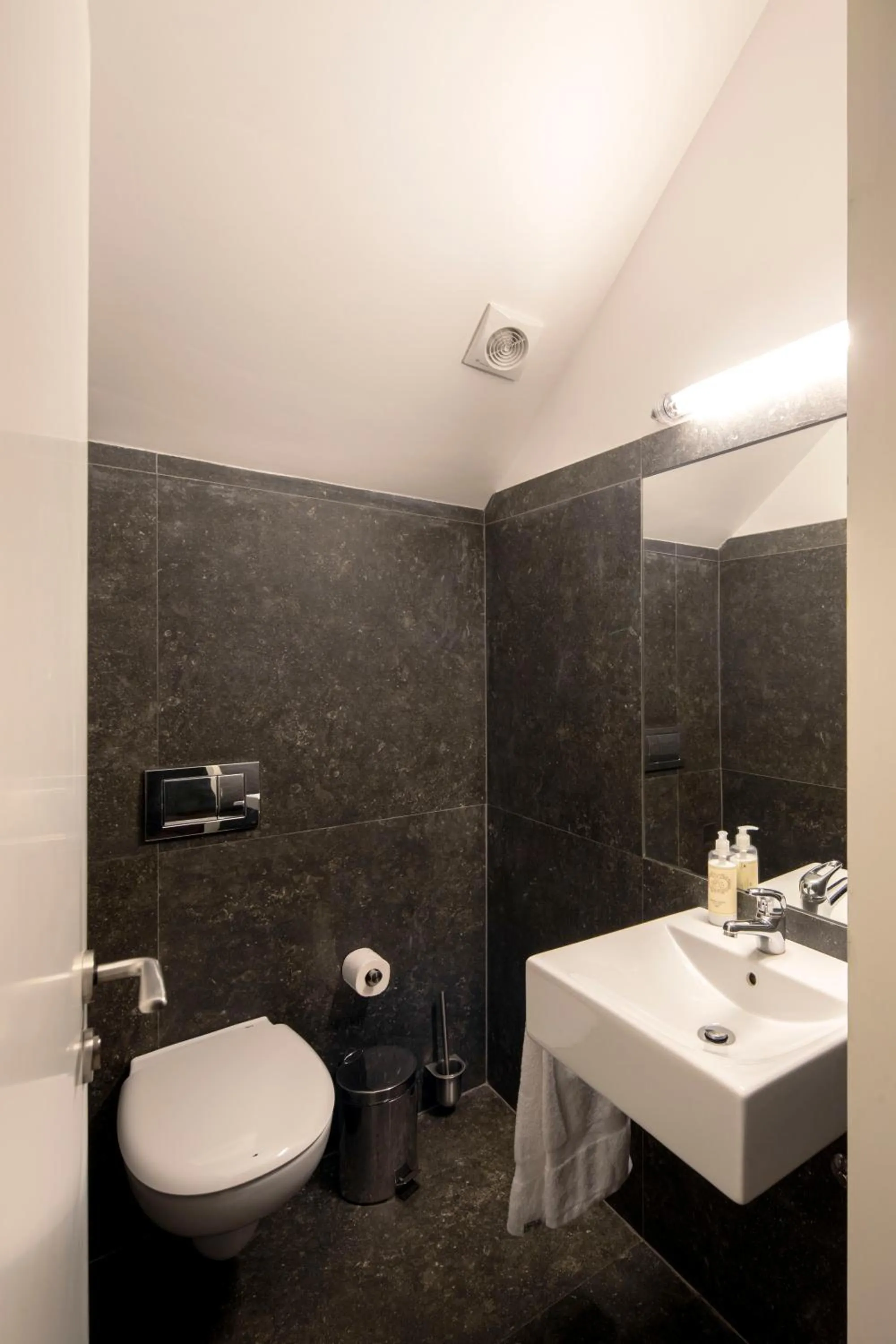 Bathroom in Condes de Azevedo Palace Apartments