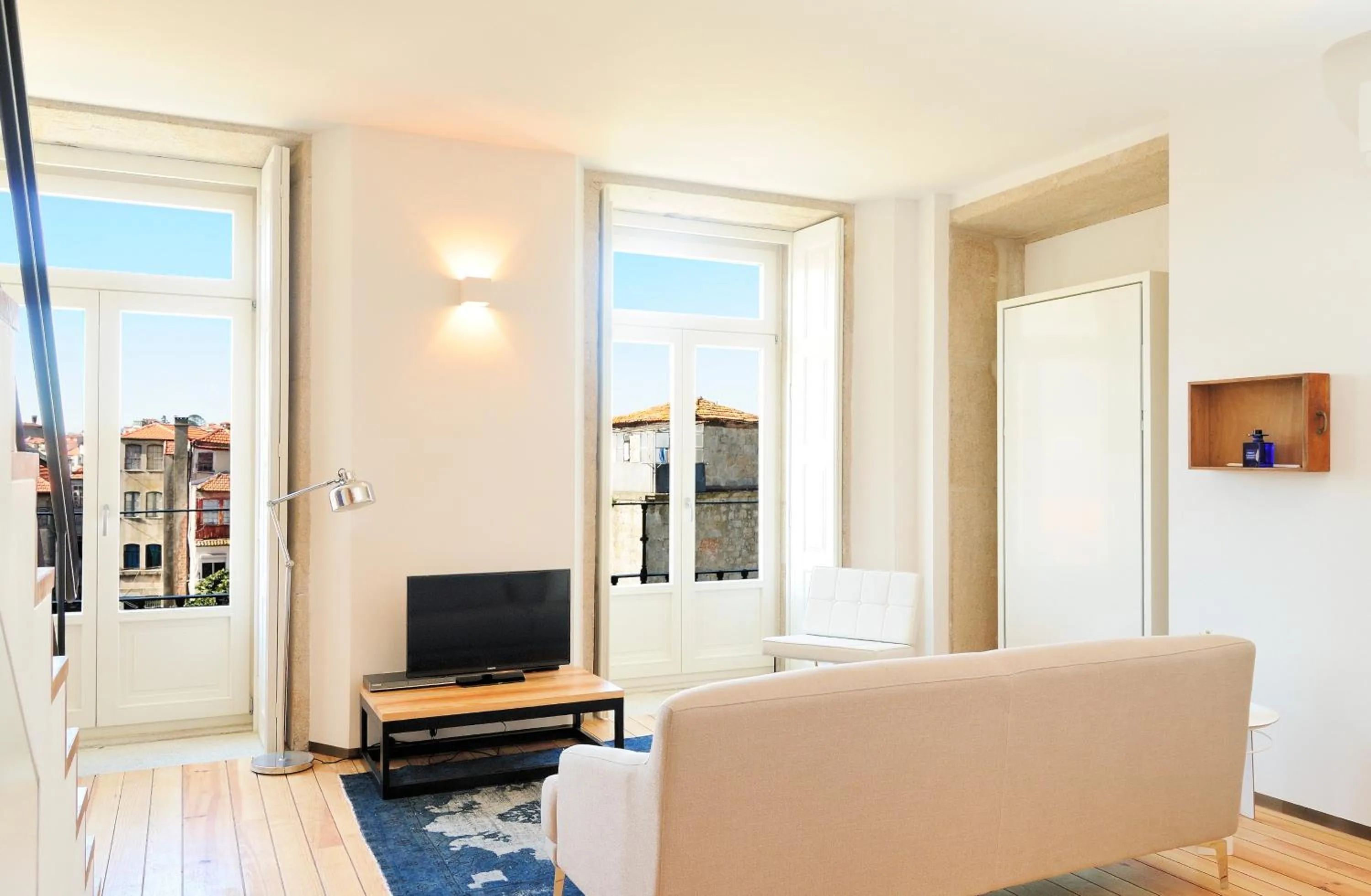 Living room in Condes de Azevedo Palace Apartments