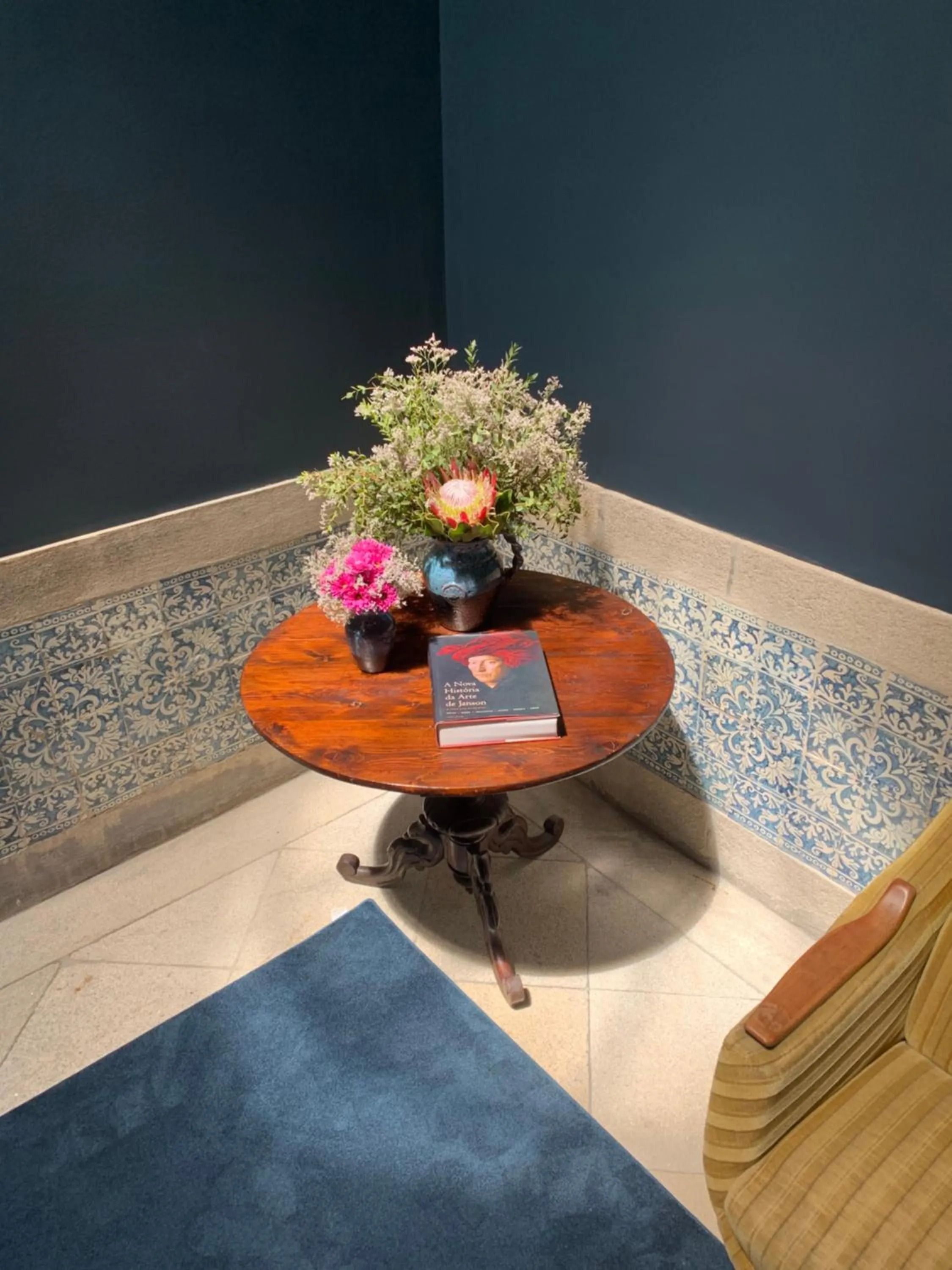 Decorative detail in Condes de Azevedo Palace Apartments