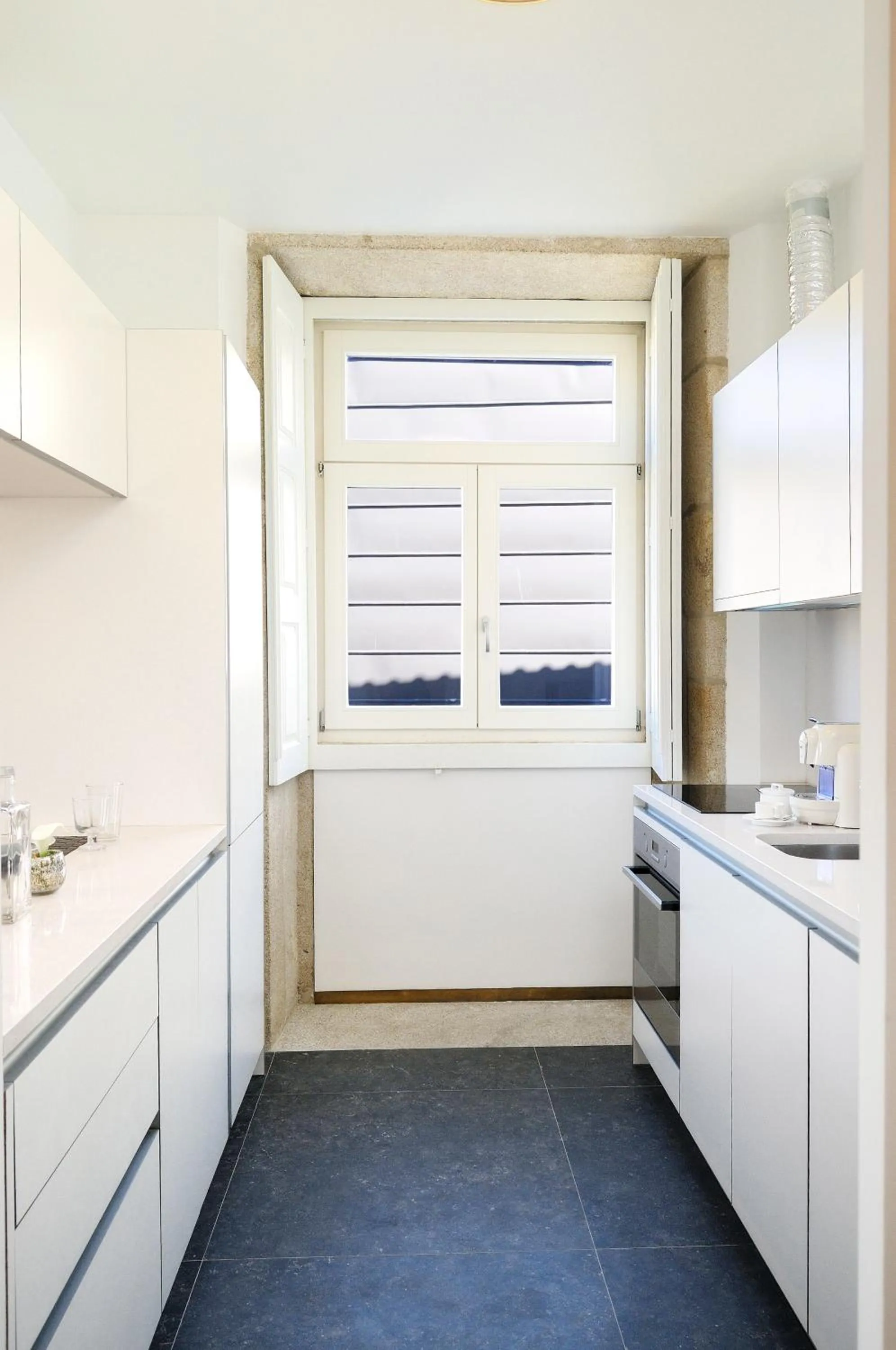 Kitchen or kitchenette in Condes de Azevedo Palace Apartments