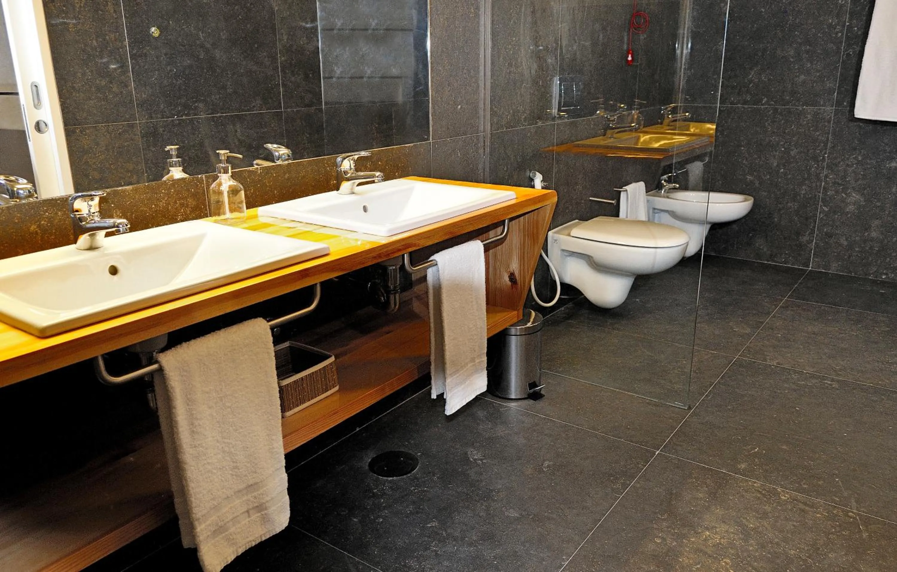 Bathroom in Condes de Azevedo Palace Apartments