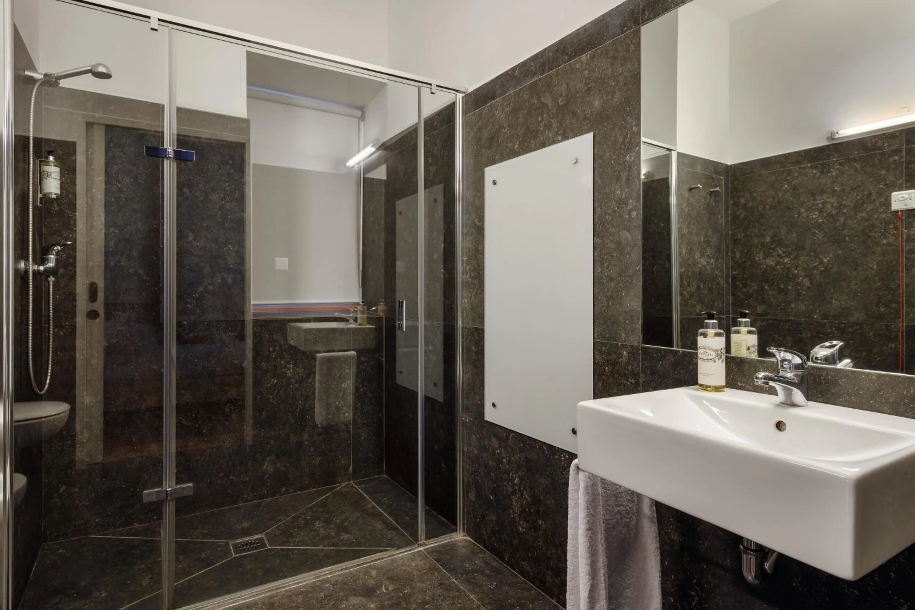 Bathroom in Condes de Azevedo Palace Apartments