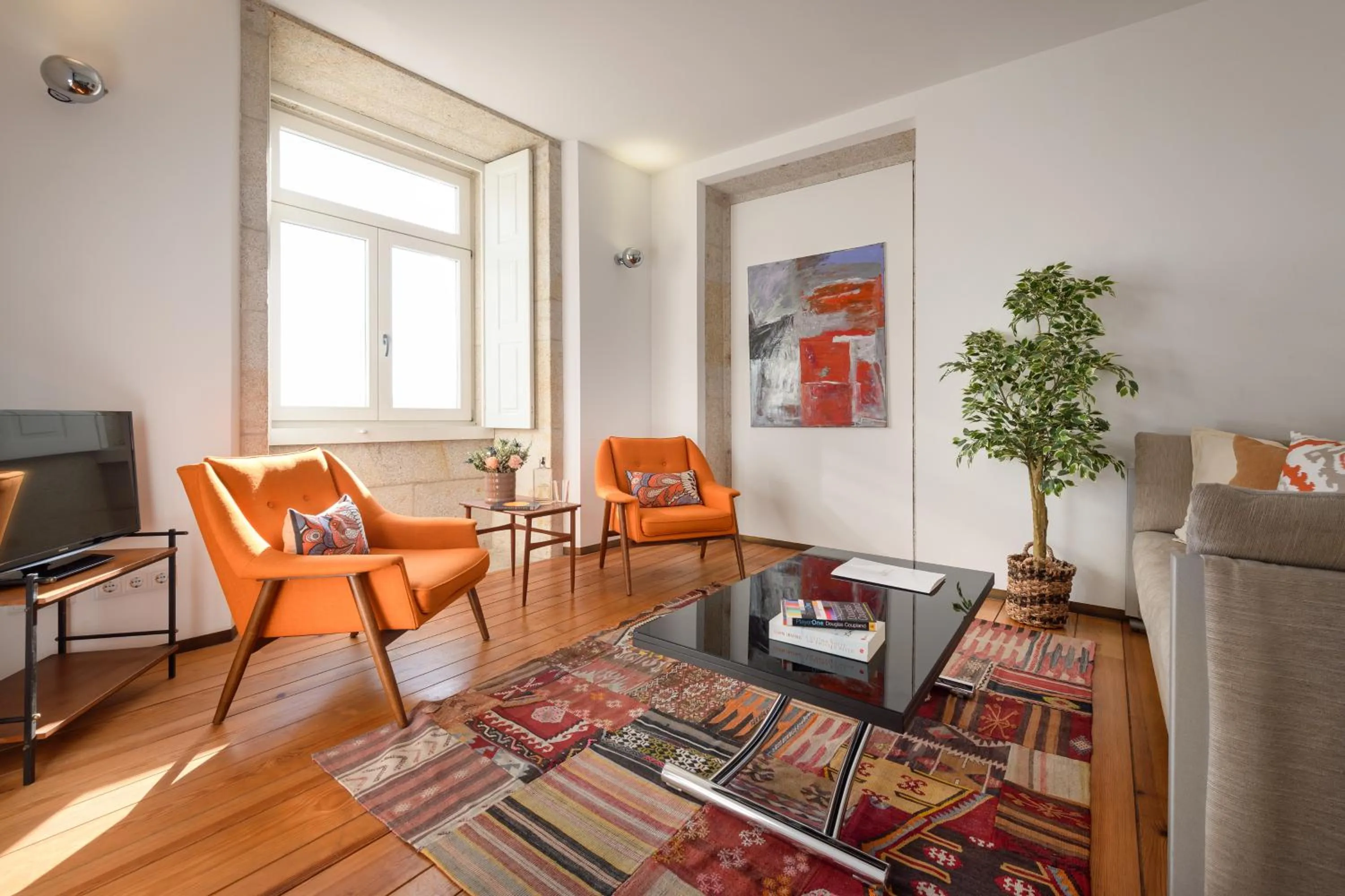 Living room in Condes de Azevedo Palace Apartments