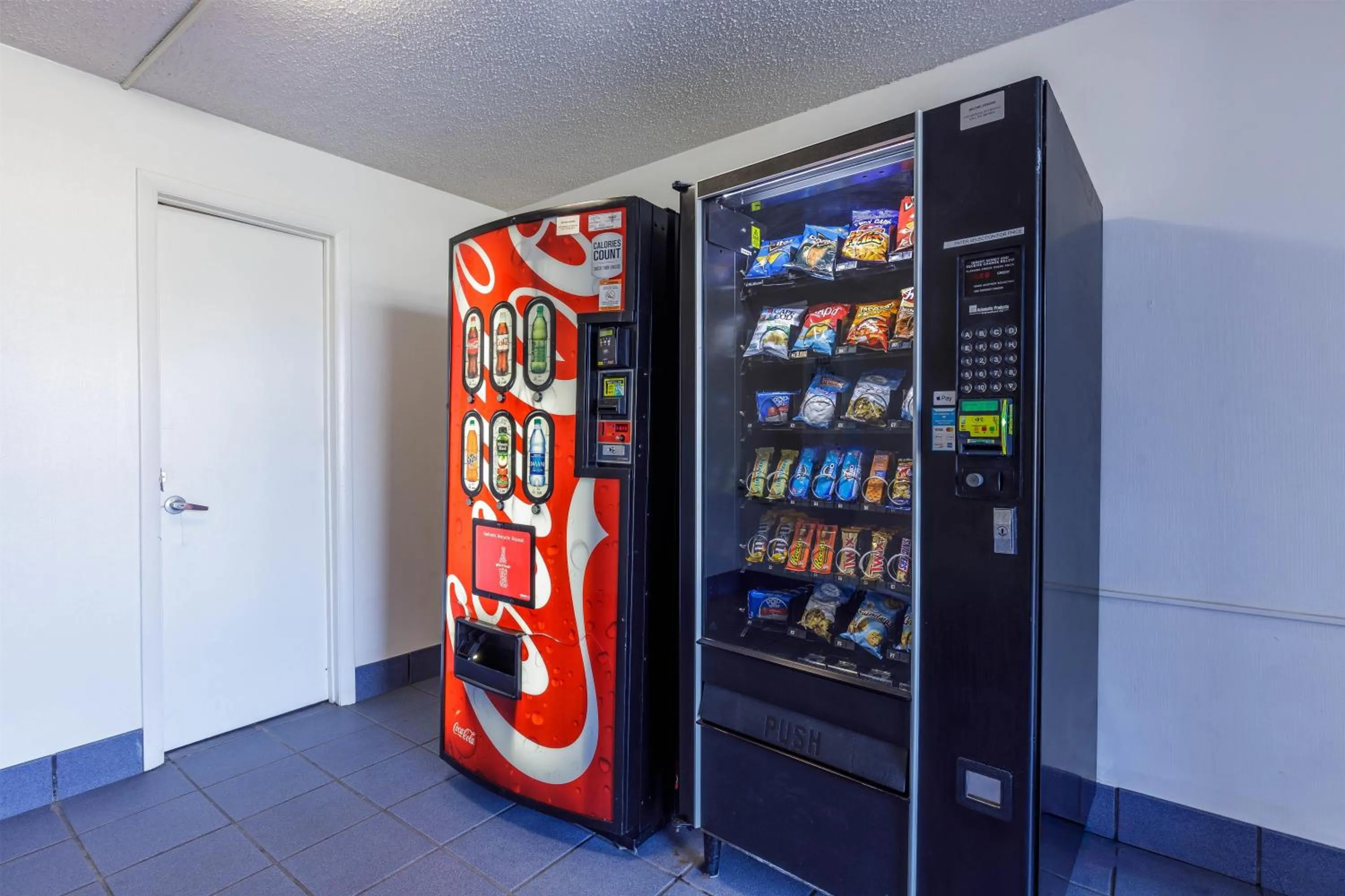 Food and drinks in Motel 6-Dumfries, VA