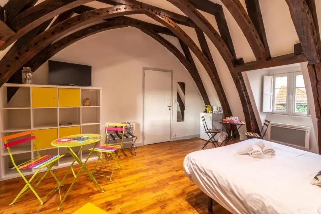 Double Room in Les Chambres du "Coup de Coeur de Sarlat" Double Room in Les Chambres du "Coup de Coeur de Sarlat"