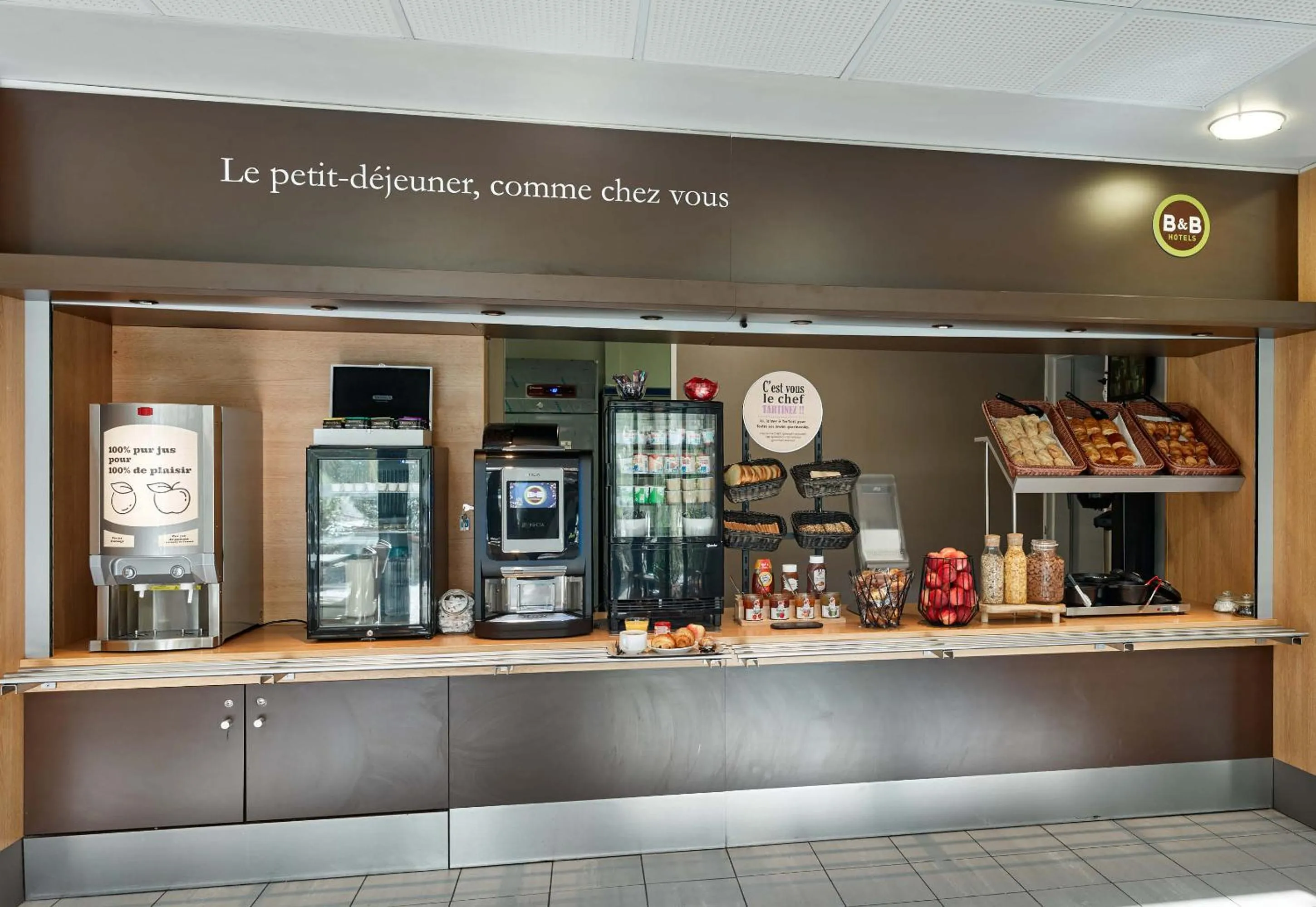 Breakfast in B&B HOTEL Orly Rungis Aéroport 2 étoiles