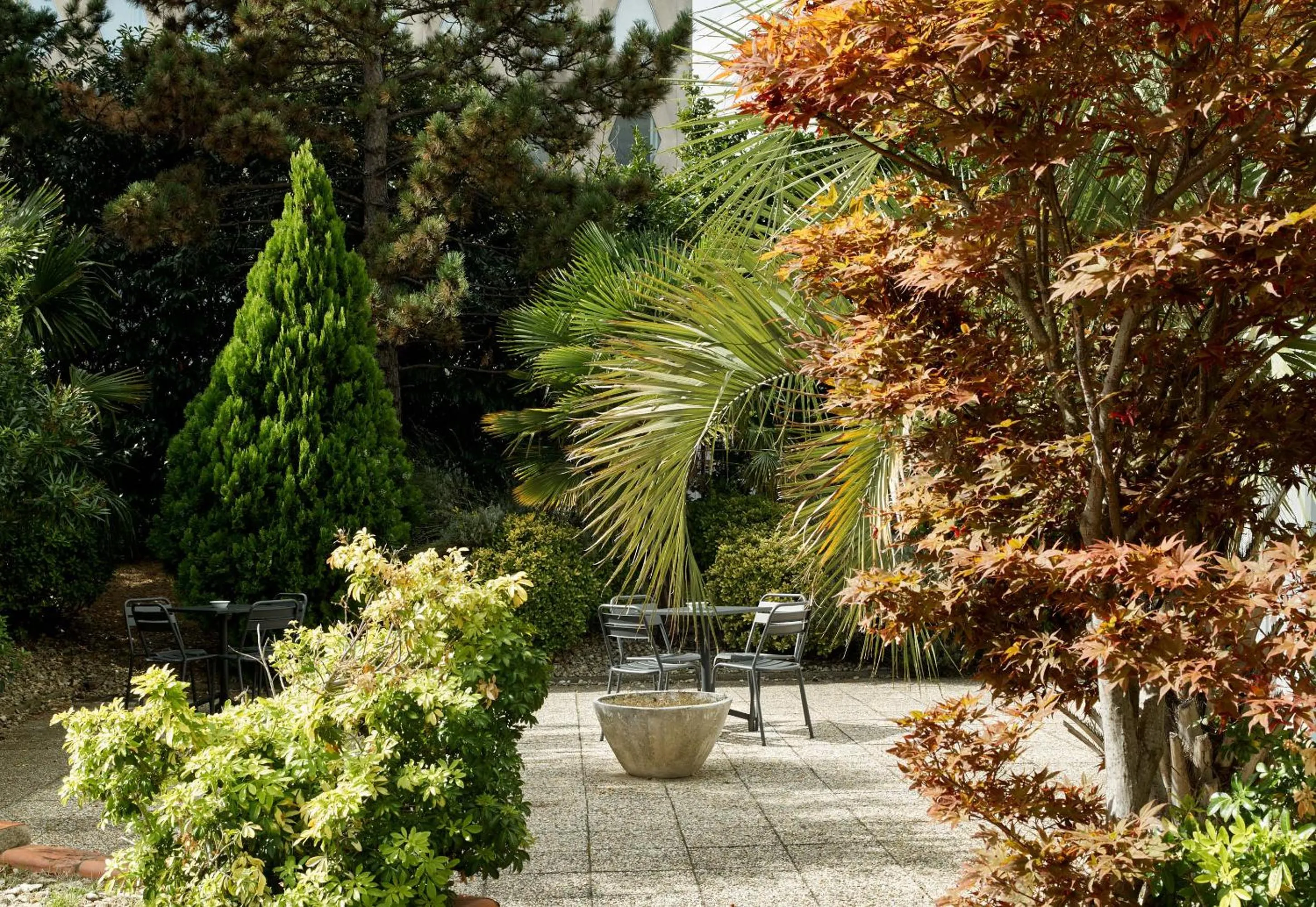 Patio in B&B HOTEL Orly Rungis Aéroport 2 étoiles