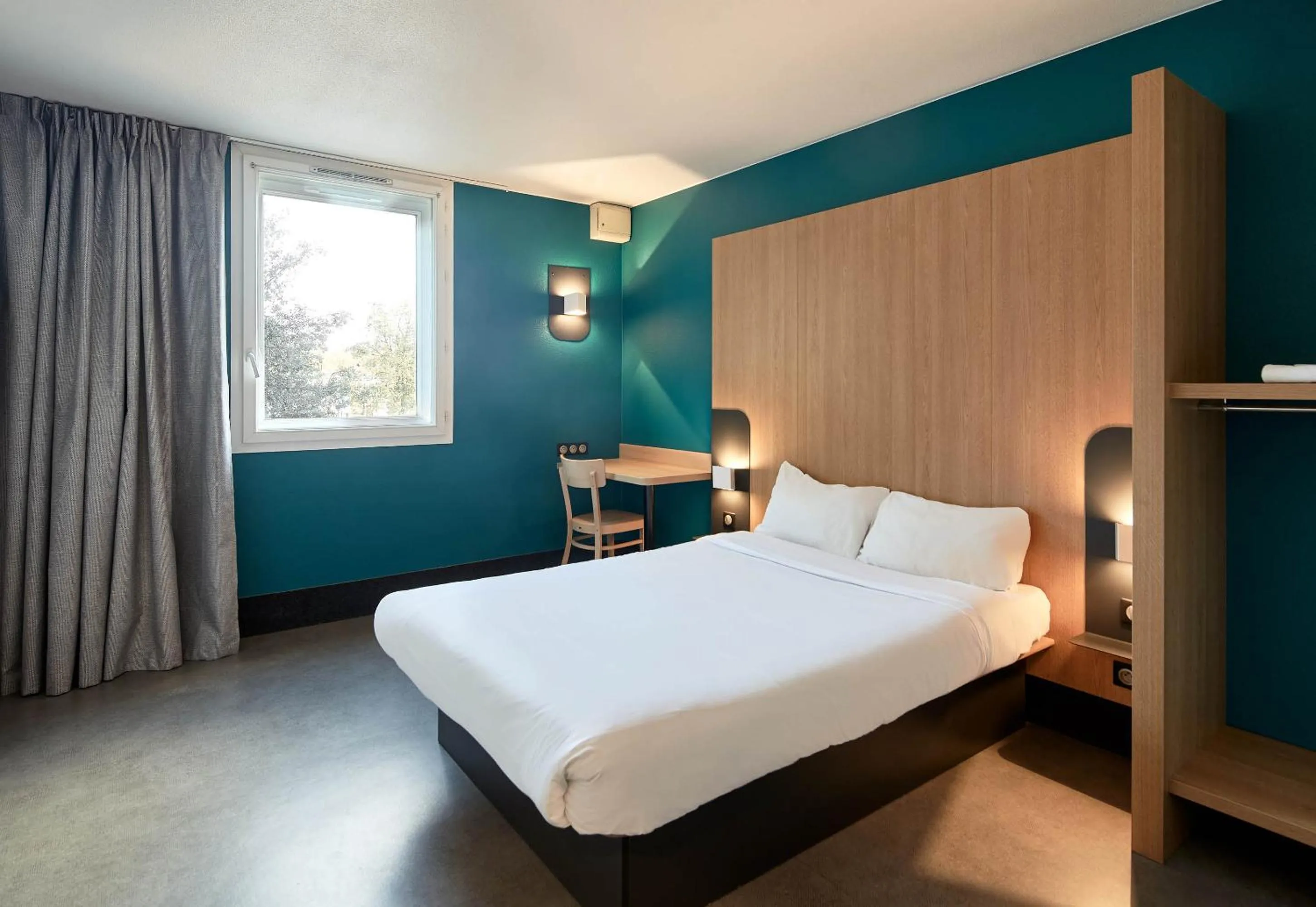 Bedroom, Bed in B&B HOTEL Orly Chevilly-Larue - Nationale 7