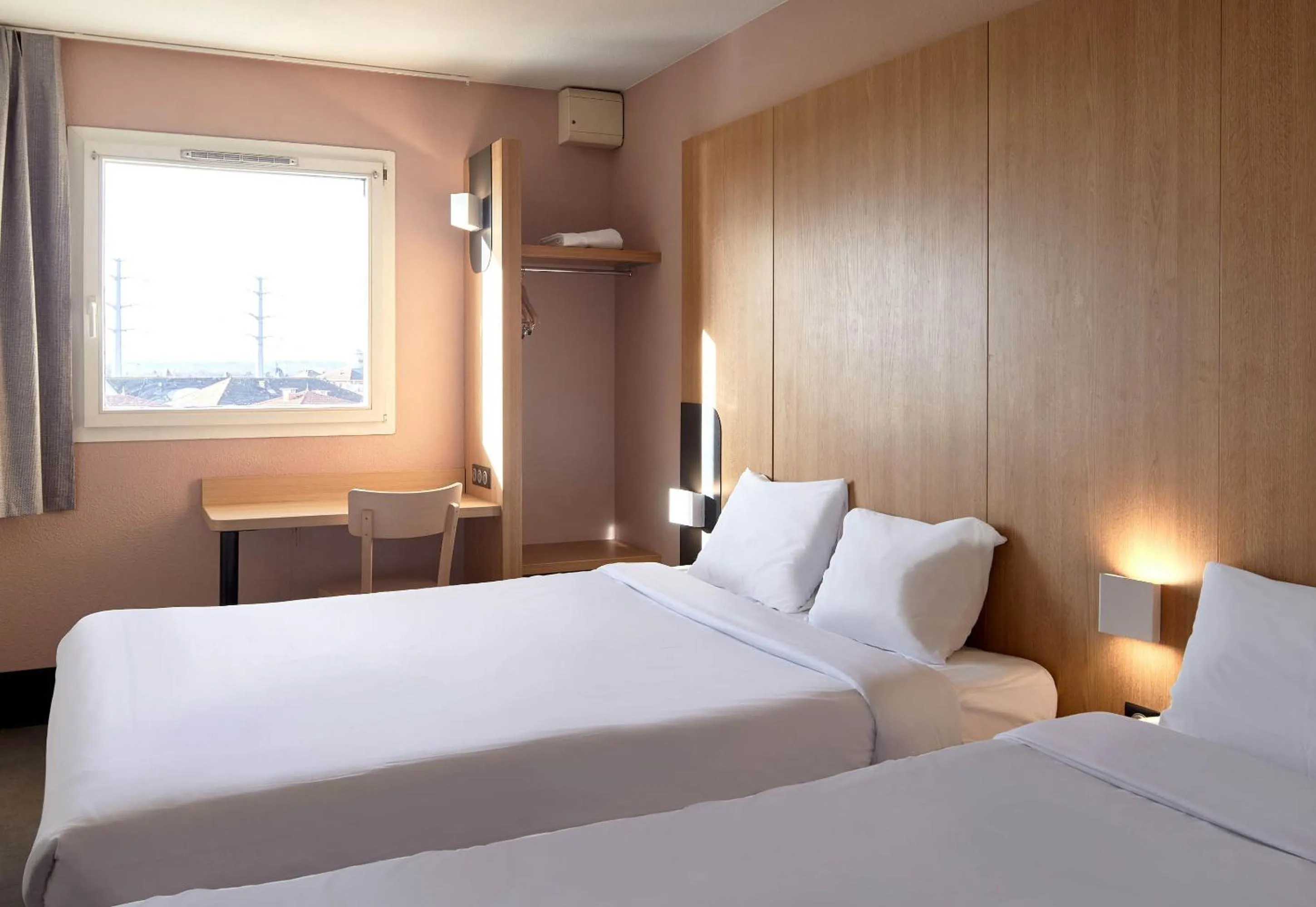 Bedroom, Bed in B&B HOTEL Orly Chevilly-Larue - Nationale 7