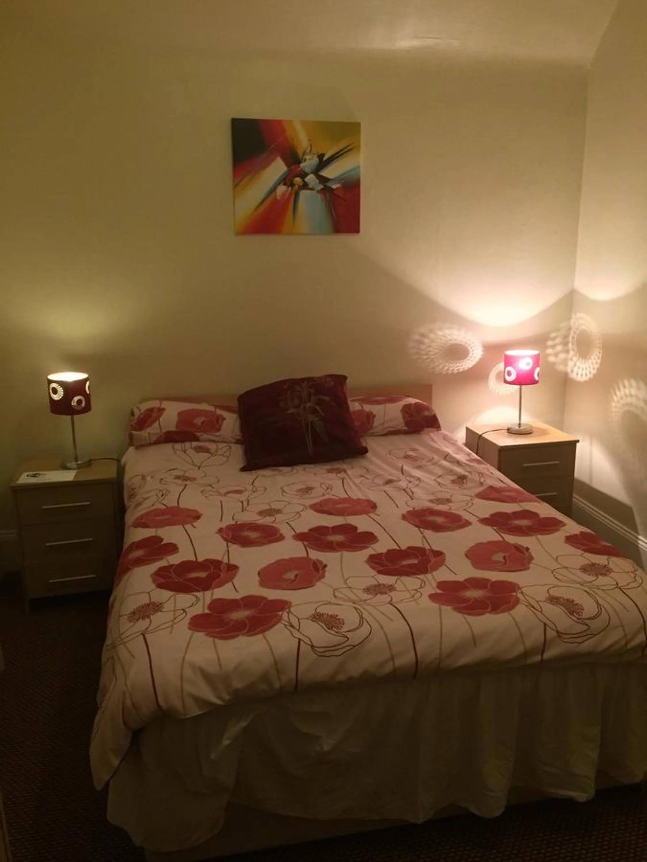 View (from property/room), Bed in Grant Arms Hotel