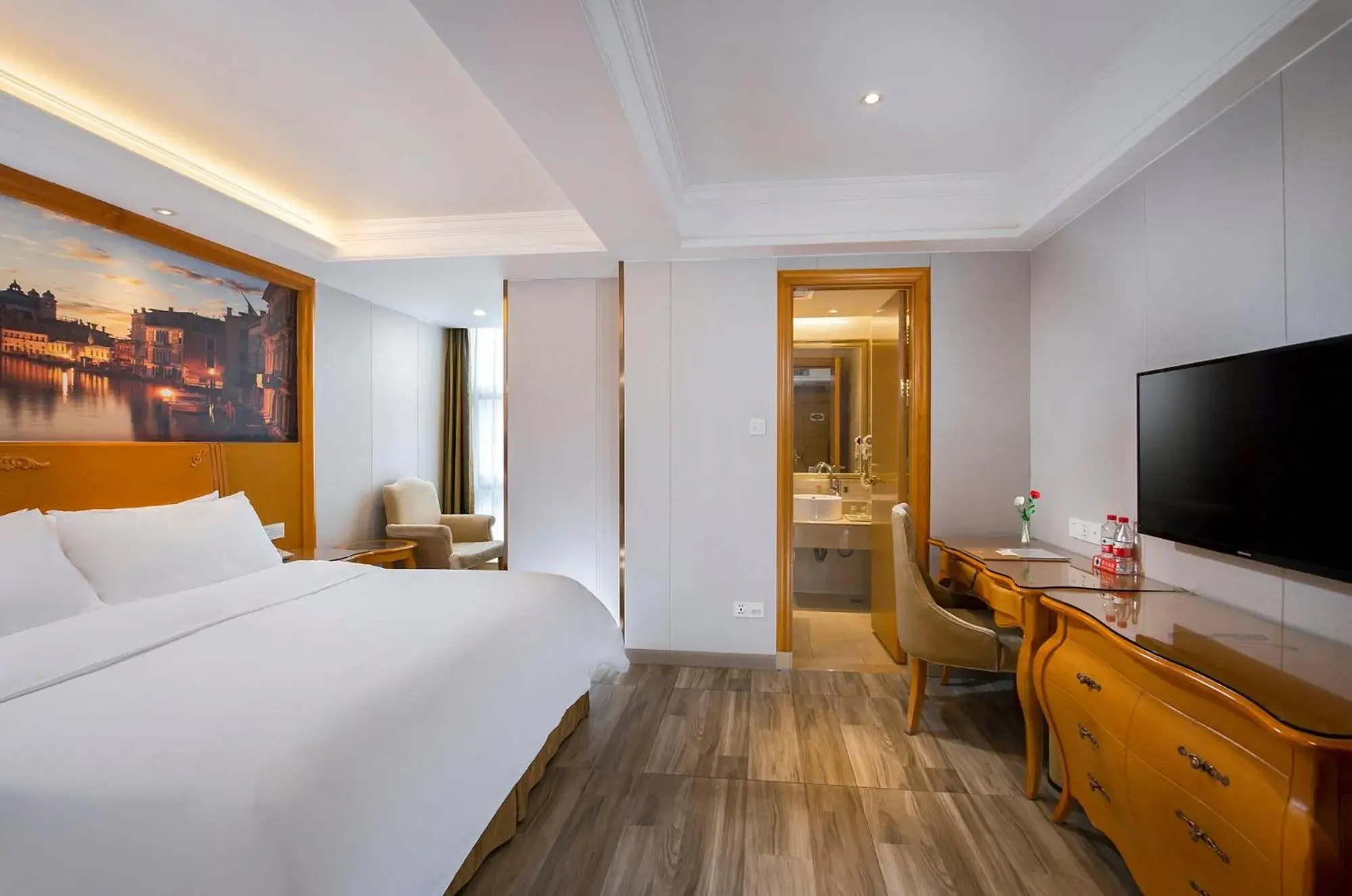Superior Single Room - single occupancy in Vienna Hotel Shenzhen Longgang Vanke Li Jixiang Metro Station Branch Superior Single Room - single occupancy in Vienna Hotel Shenzhen Longgang Vanke Li Jixiang Metro Station Branch