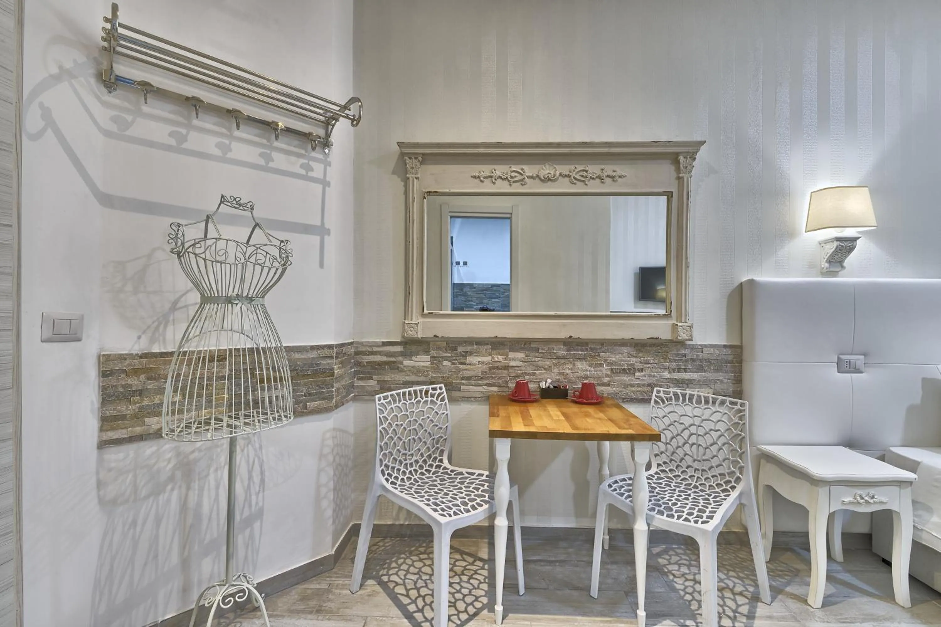 Coffee/tea facilities in Vatican Tourist Inn