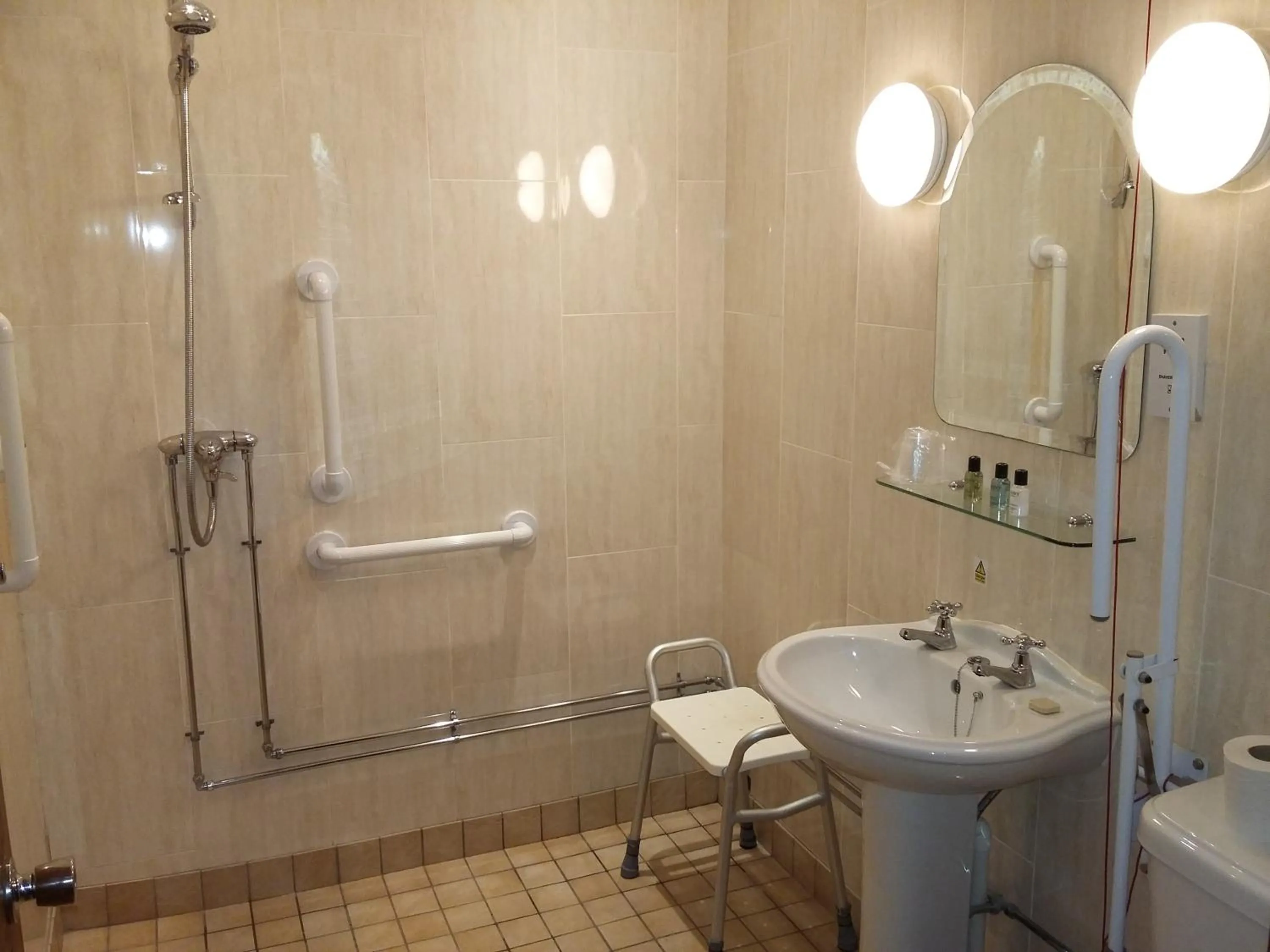 Bathroom in The Huntsman Inn