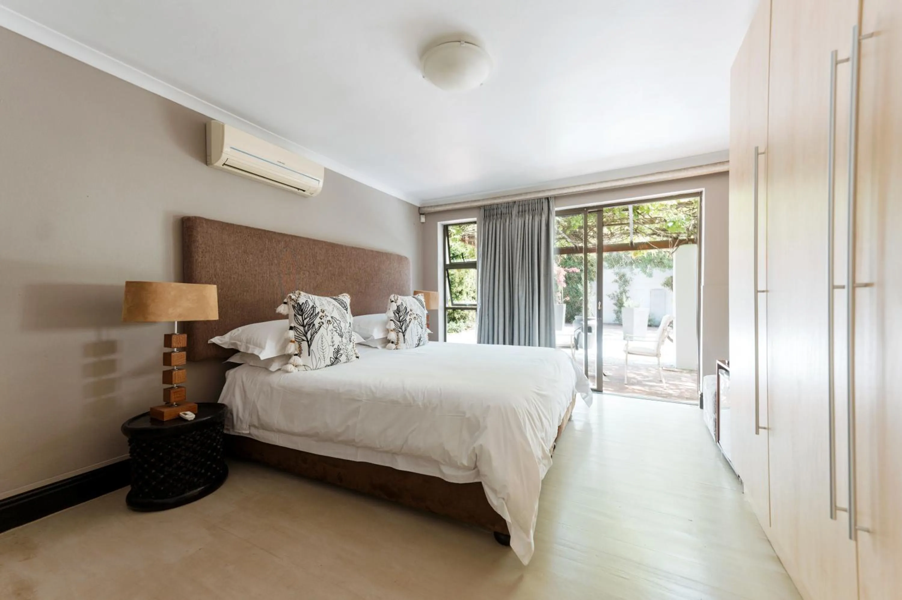 Bed in Whale Away Guest House