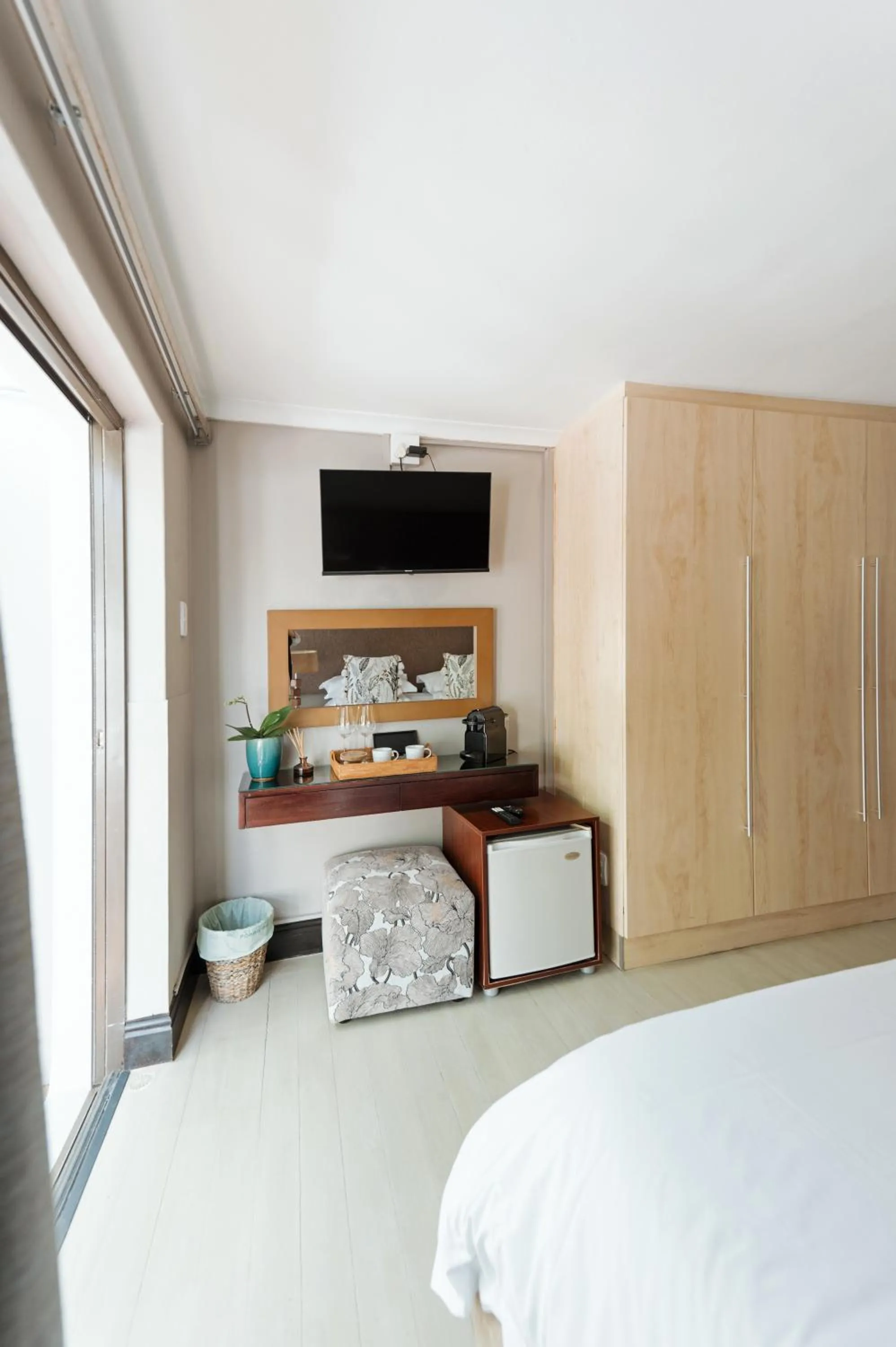 TV and multimedia, Bed in Whale Away Guest House