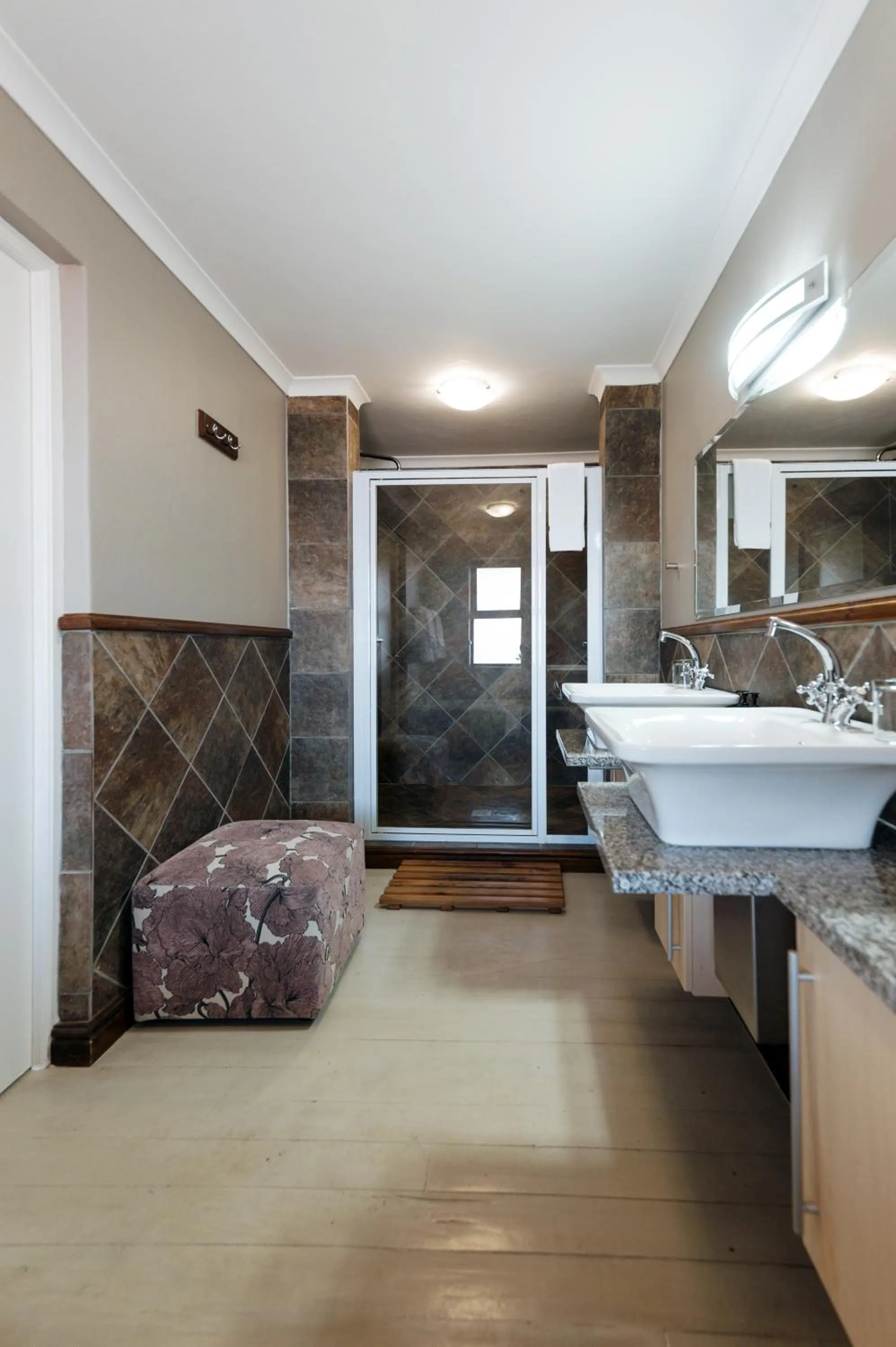 Shower in Whale Away Guest House