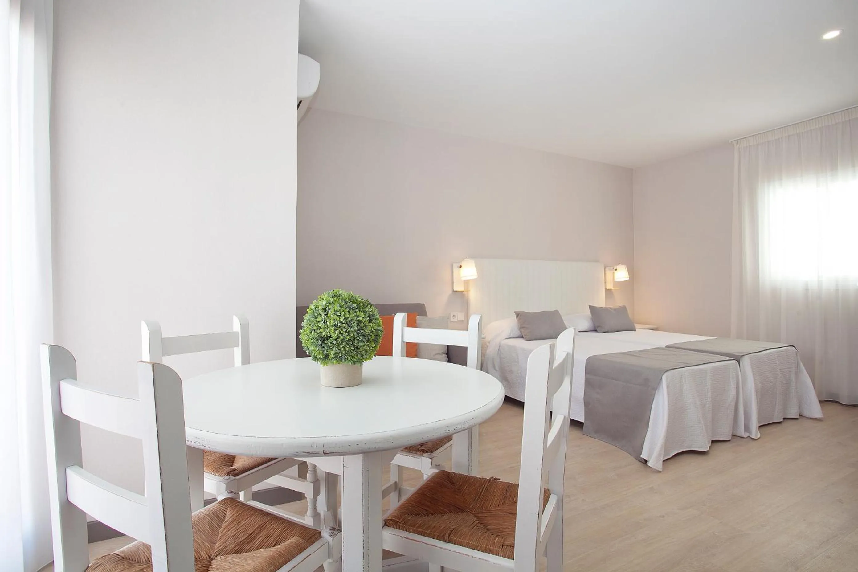 Photo of the whole room, Bed in Apartamentos Ribera