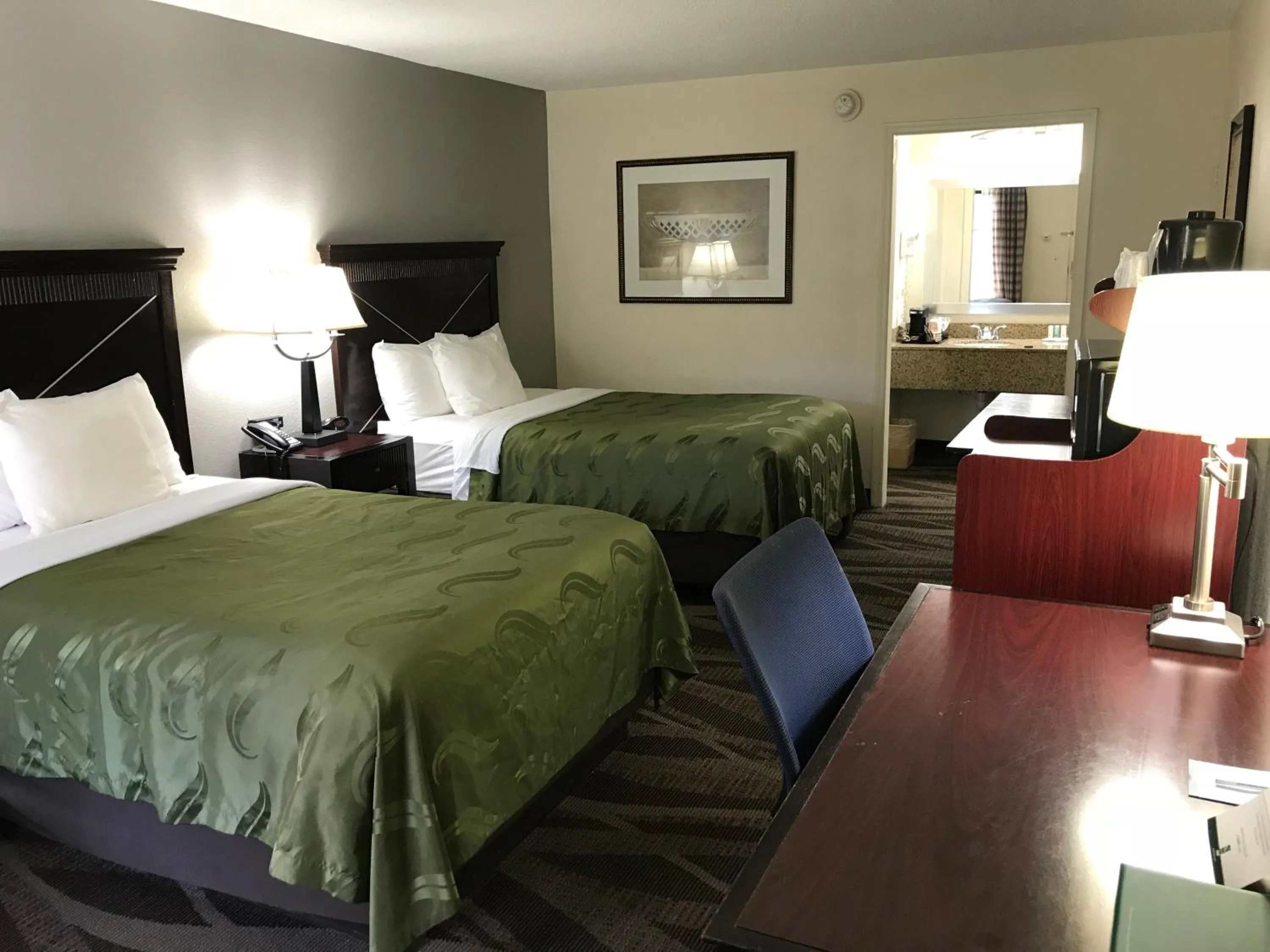 Photo of the whole room, Bed in Quality Inn