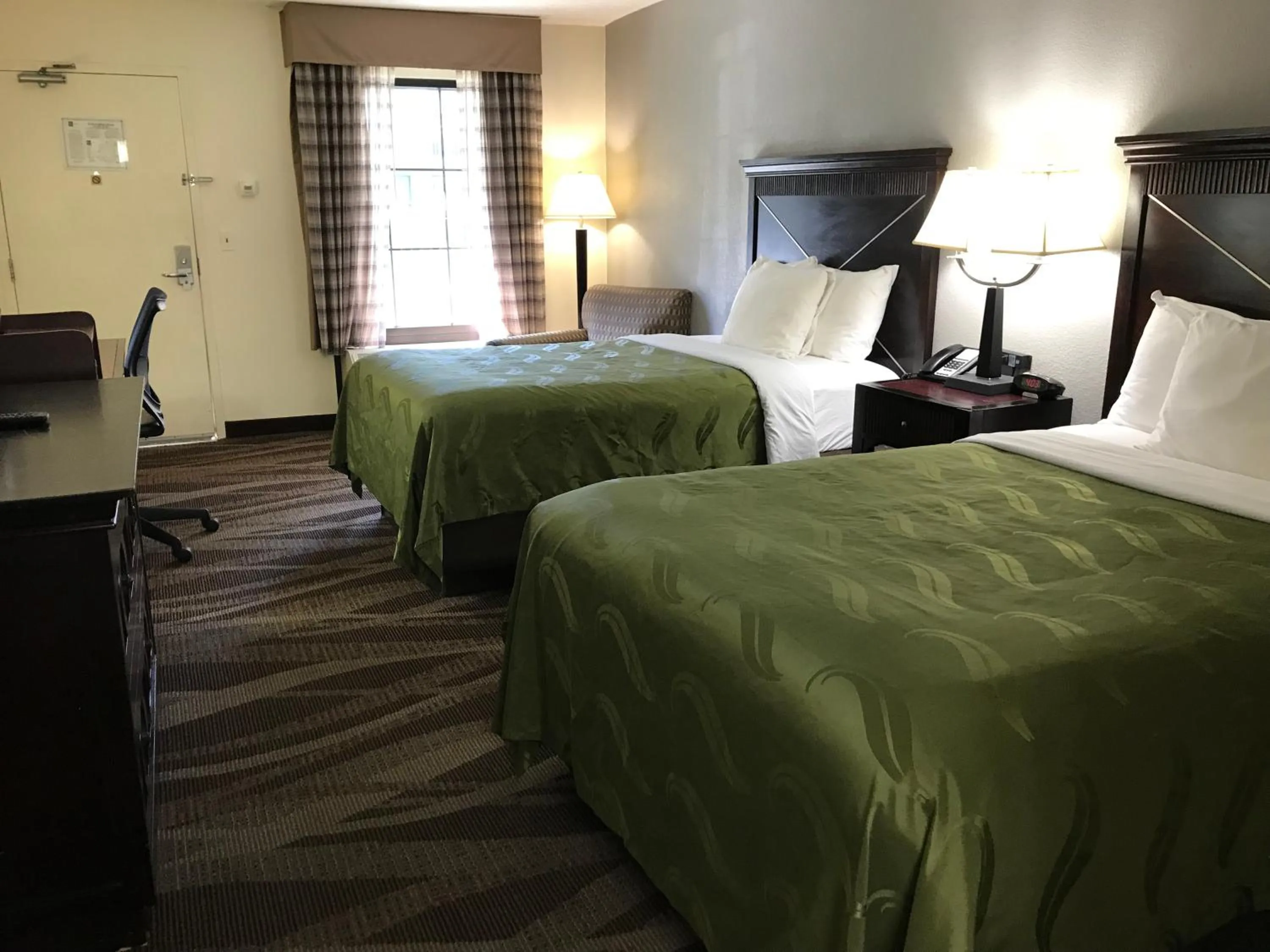 Photo of the whole room, Bed in Quality Inn