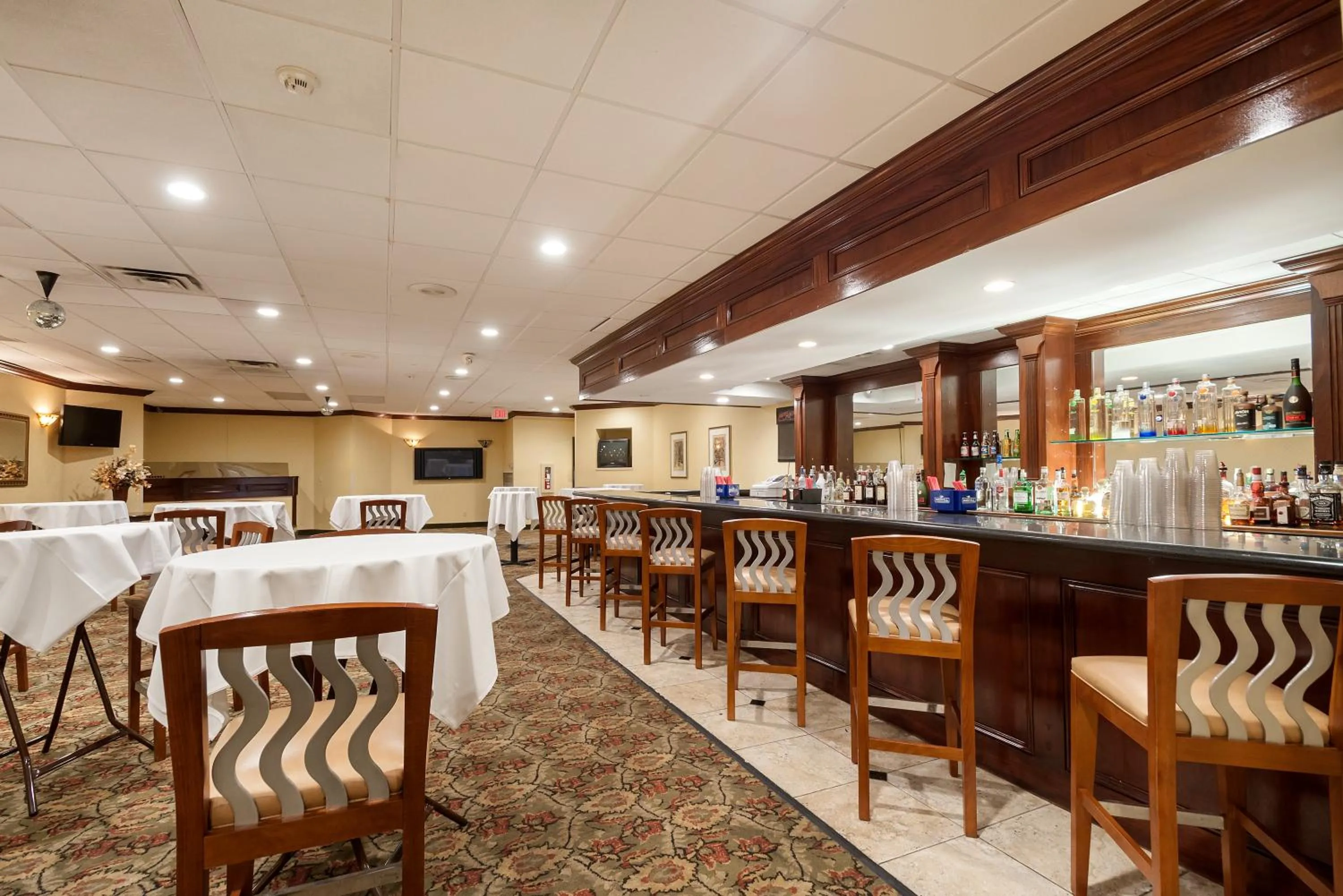 Lounge or bar in Quality Inn