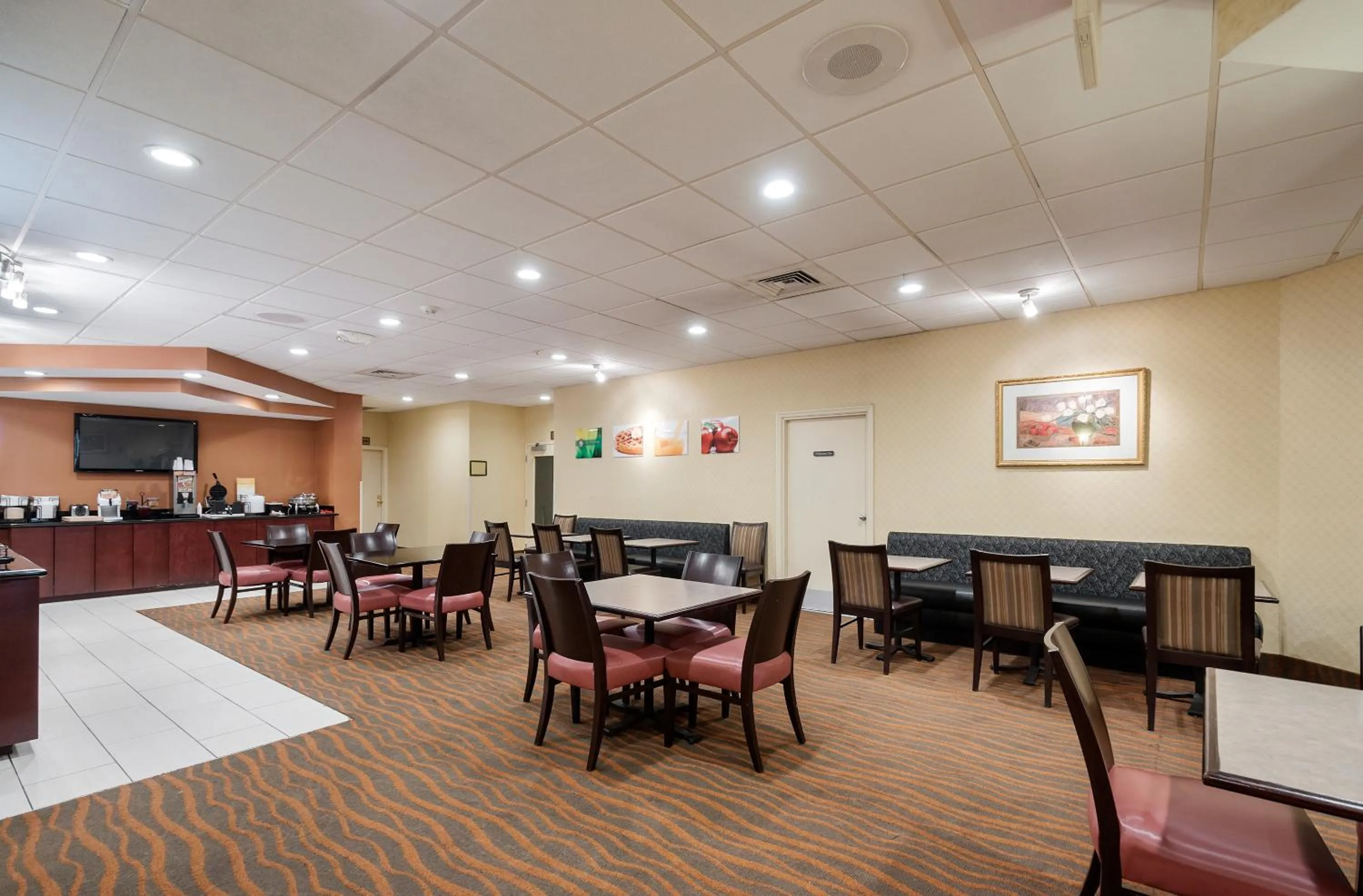 Restaurant/places to eat in Quality Inn