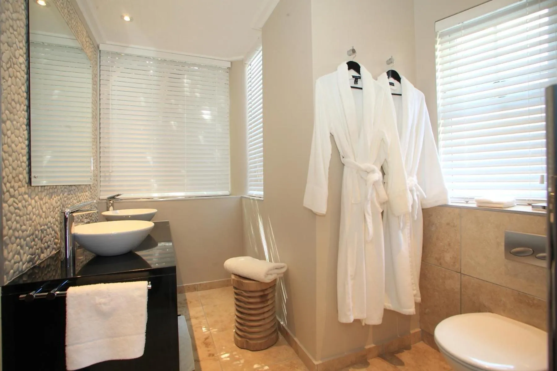 Shower in Periwinkle Lodge Guest House