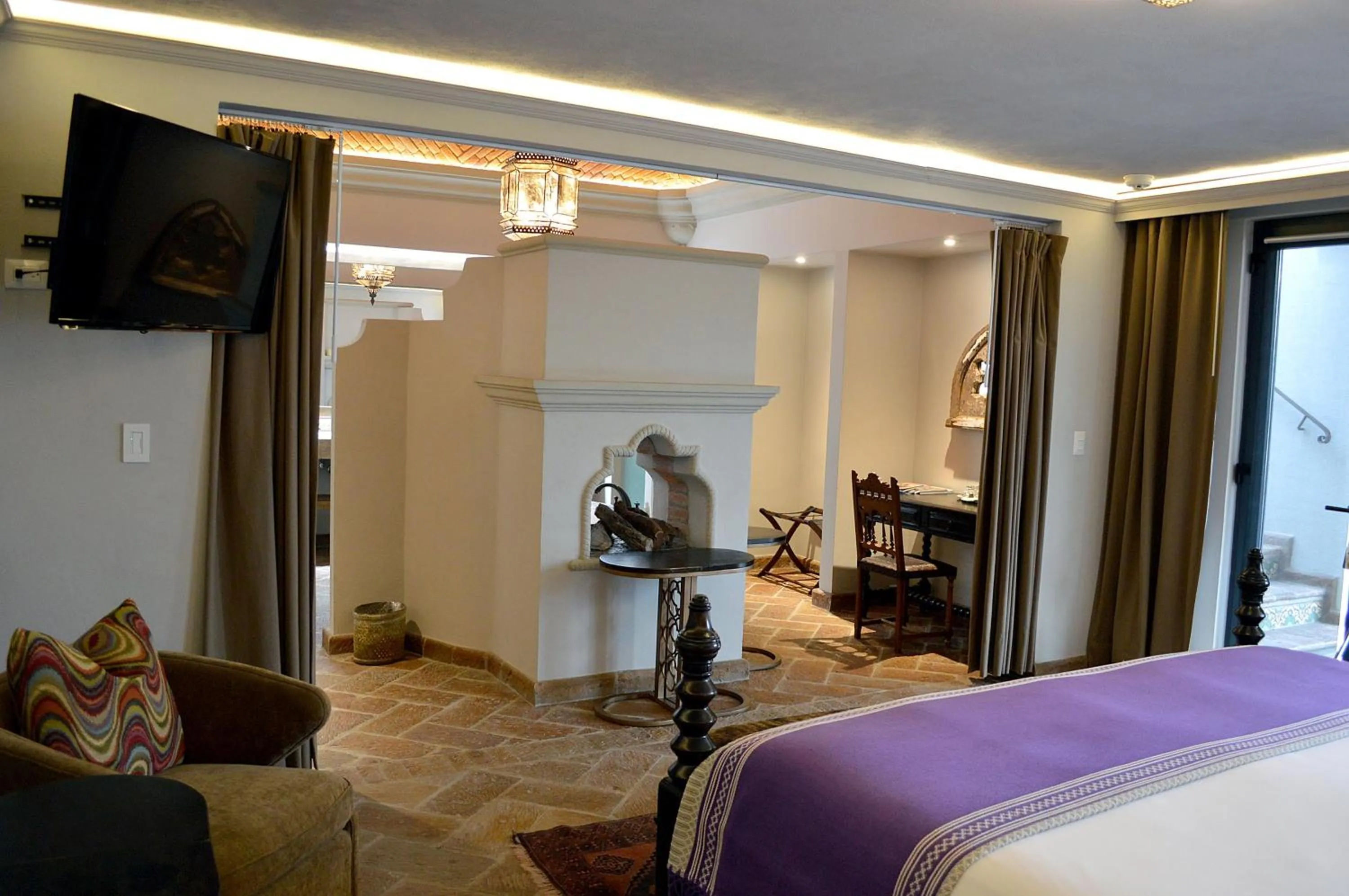 Seating area, Bed in Casa 1810 Hotel Boutique