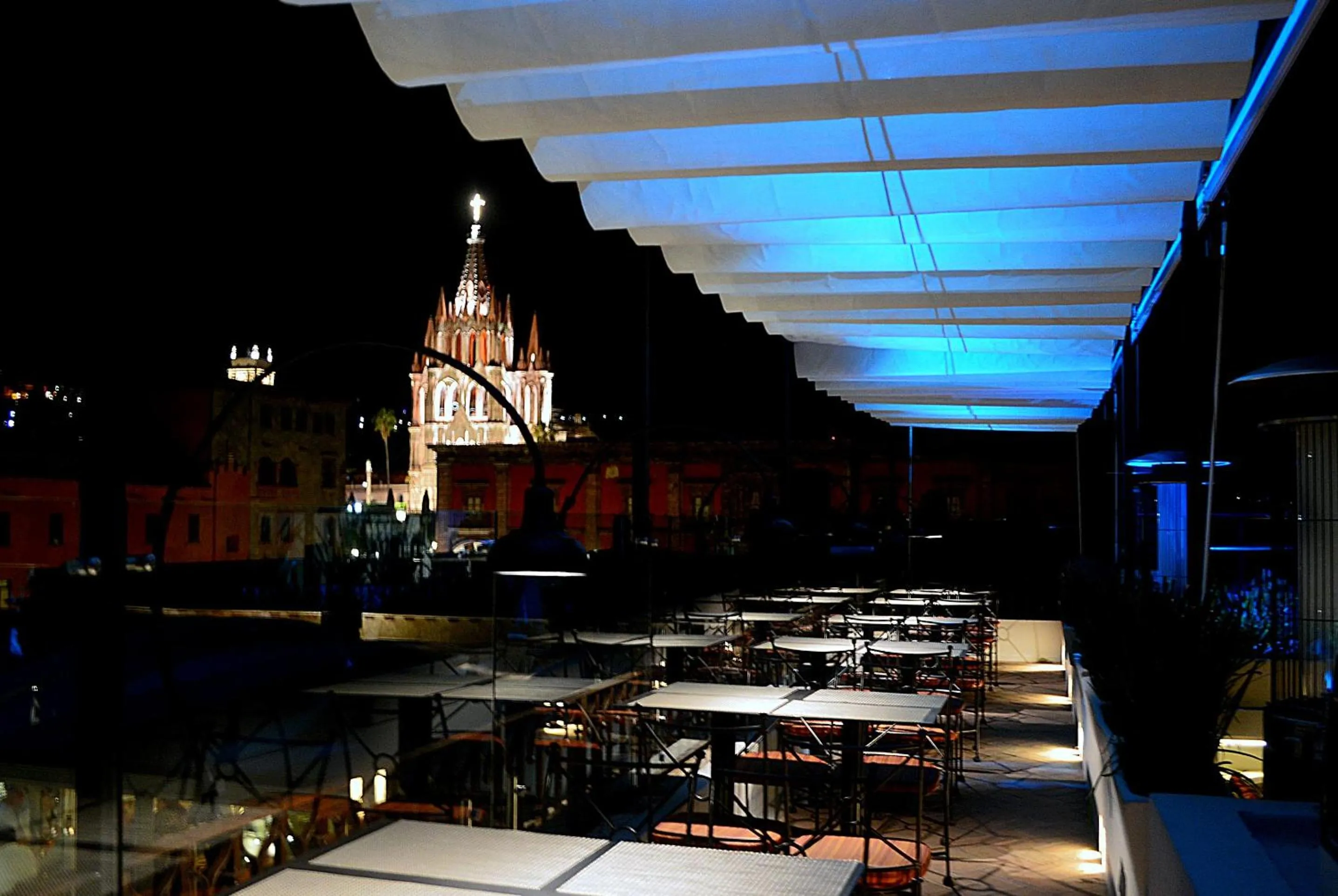 Restaurant/places to eat in Casa 1810 Hotel Boutique