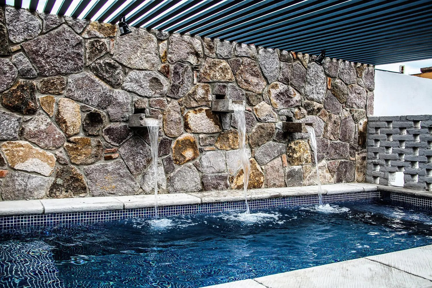 Swimming pool in Casa 1810 Hotel Boutique