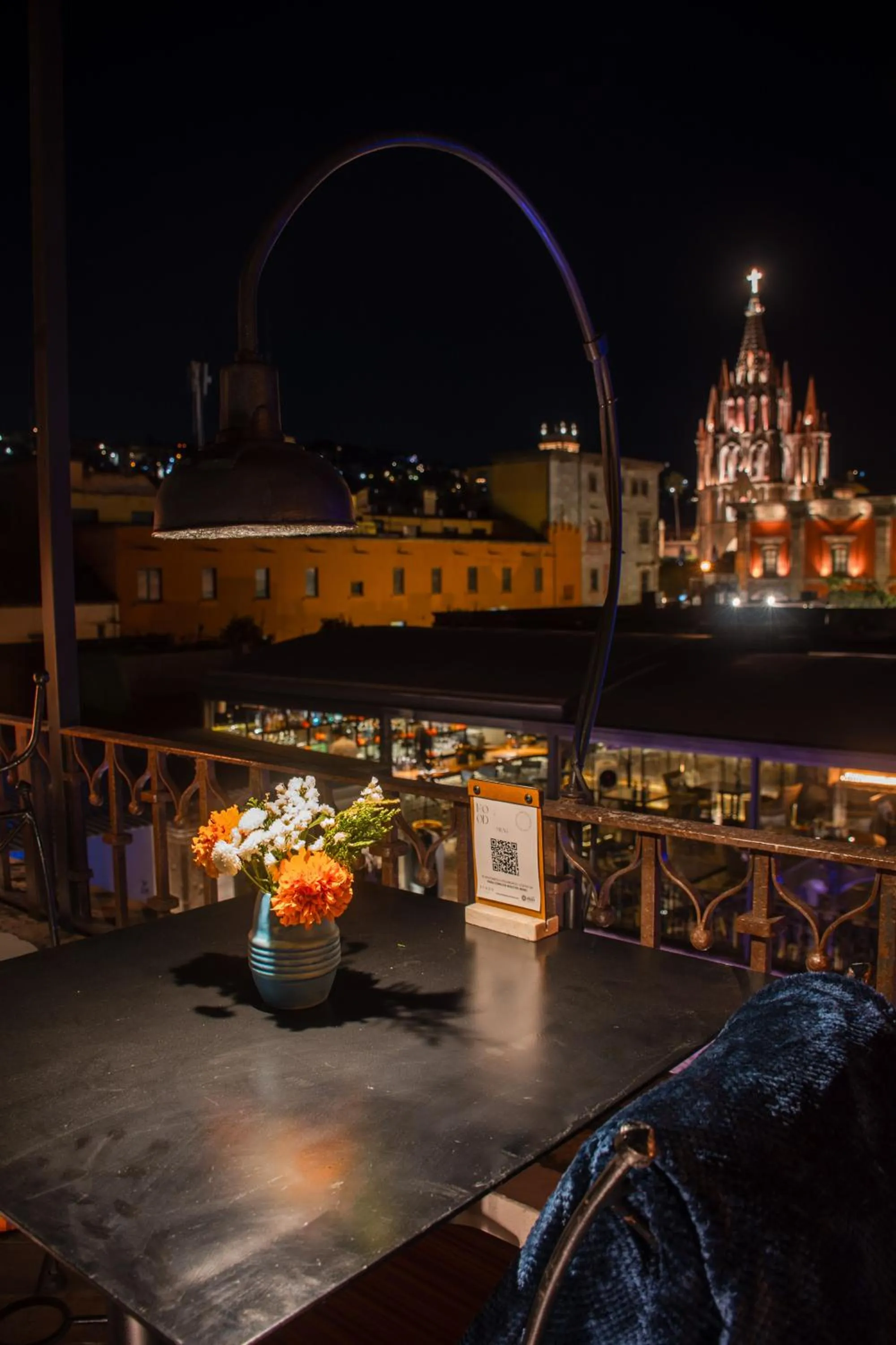 Restaurant/places to eat in Casa 1810 Hotel Boutique