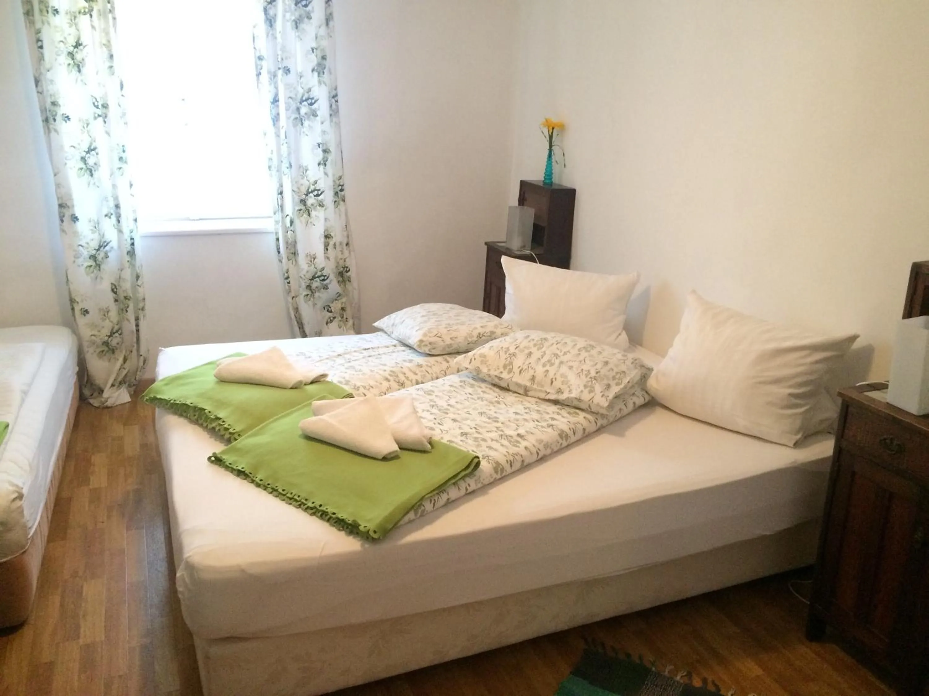 Day, Bed in Cityhotel Junger Fuchs