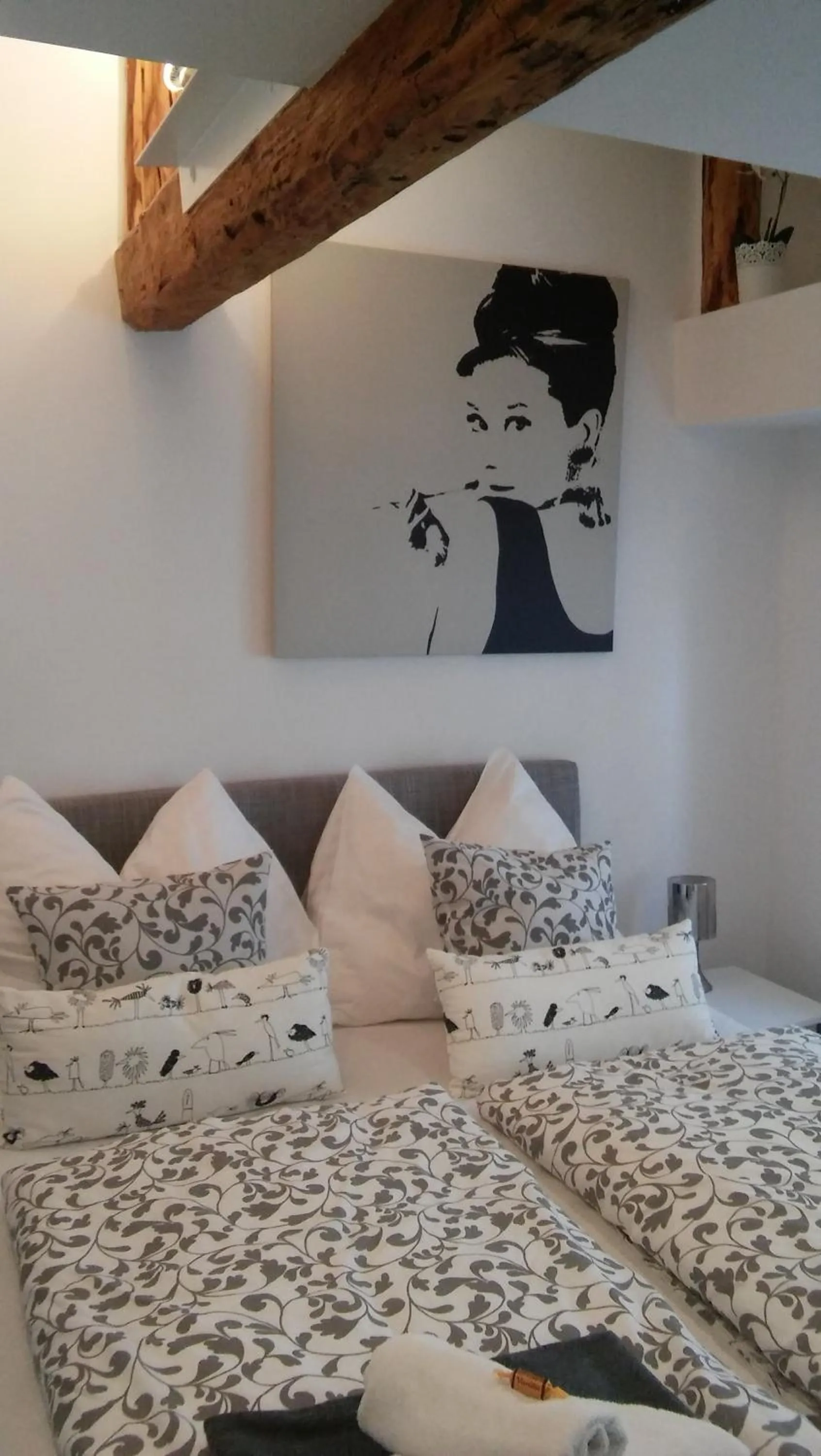 Photo of the whole room, Bed in Cityhotel Junger Fuchs