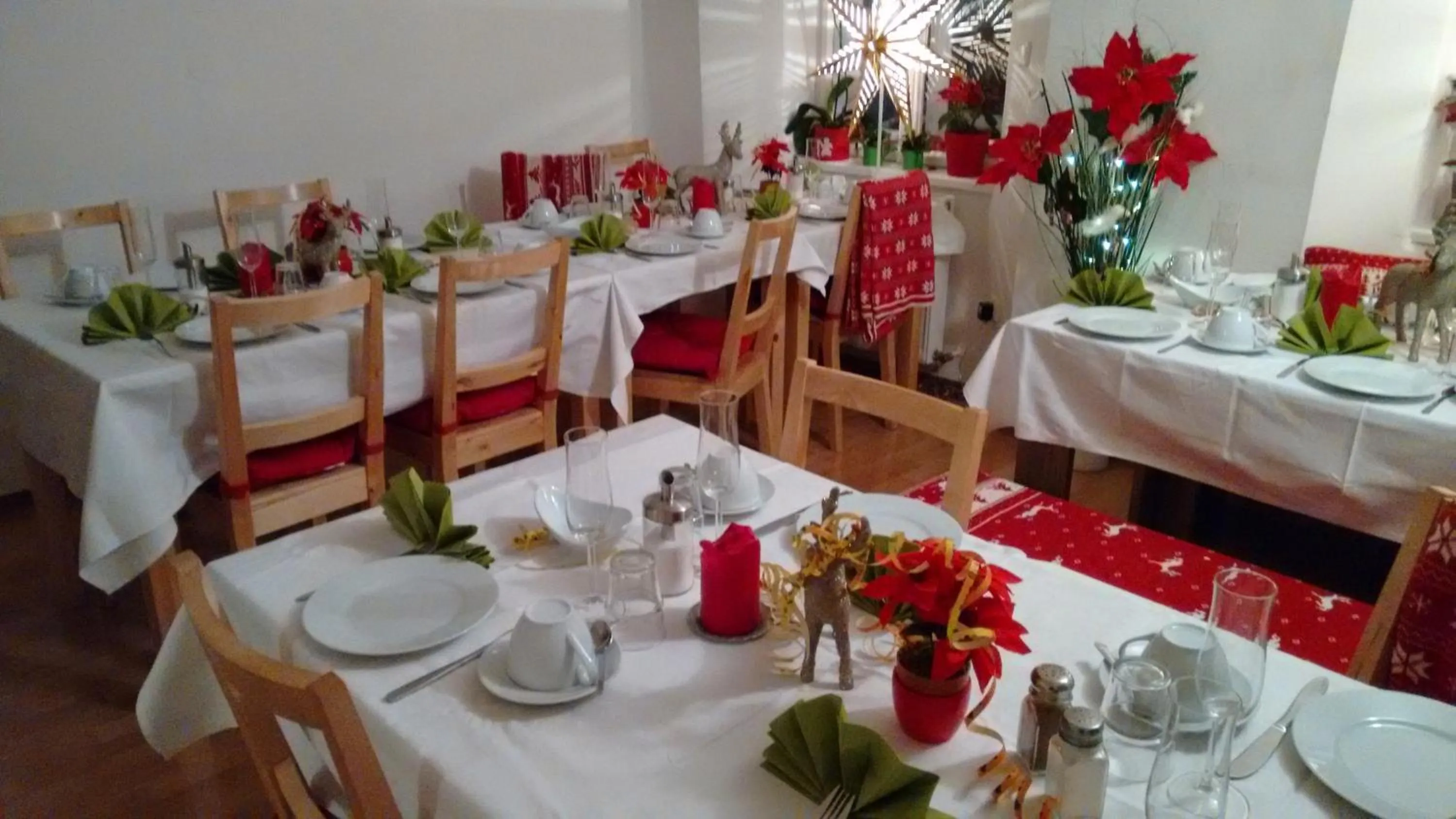 Buffet breakfast in Cityhotel Junger Fuchs